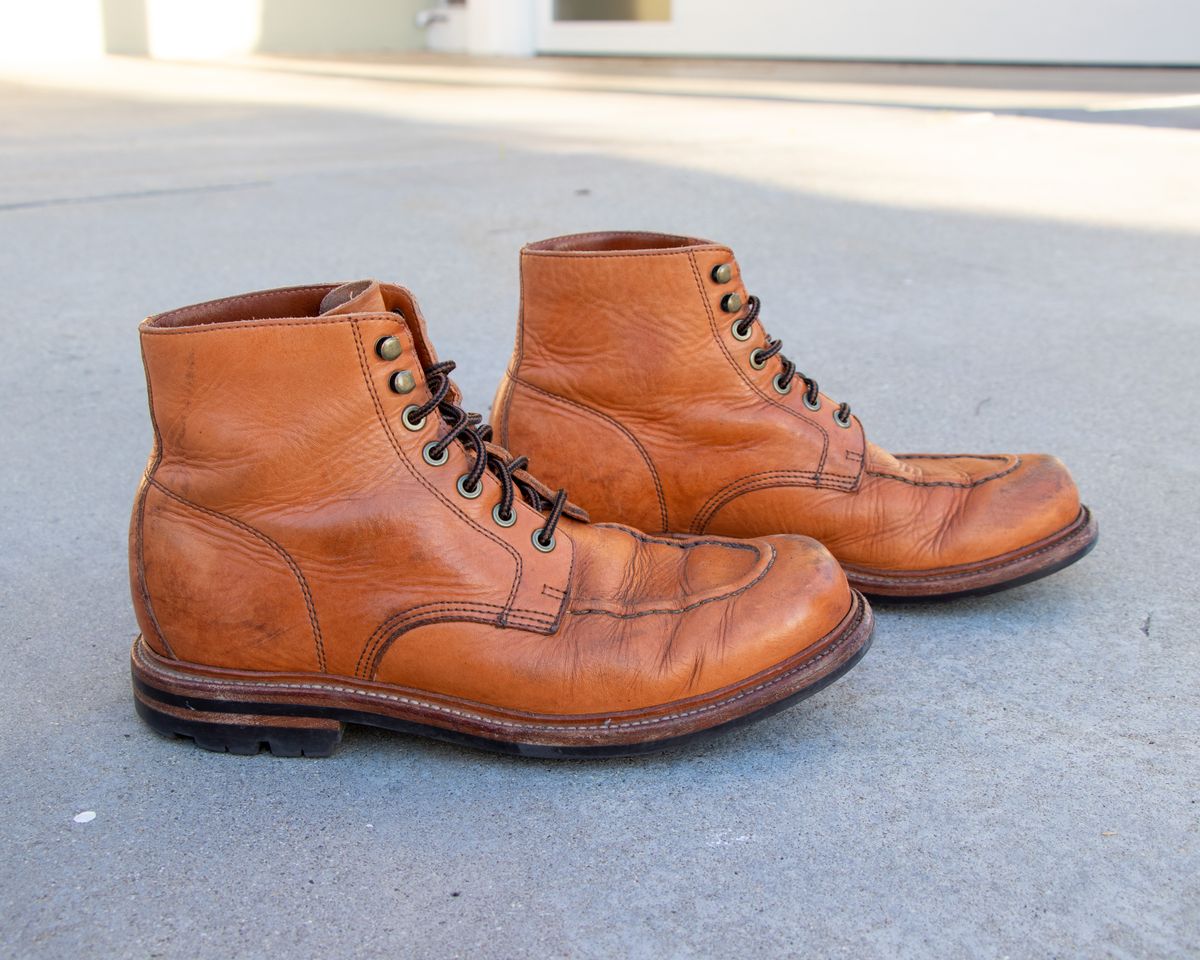 Photo by hhand on February 6, 2023 of the Grant Stone Brass Boot in Horween English Tan Essex.