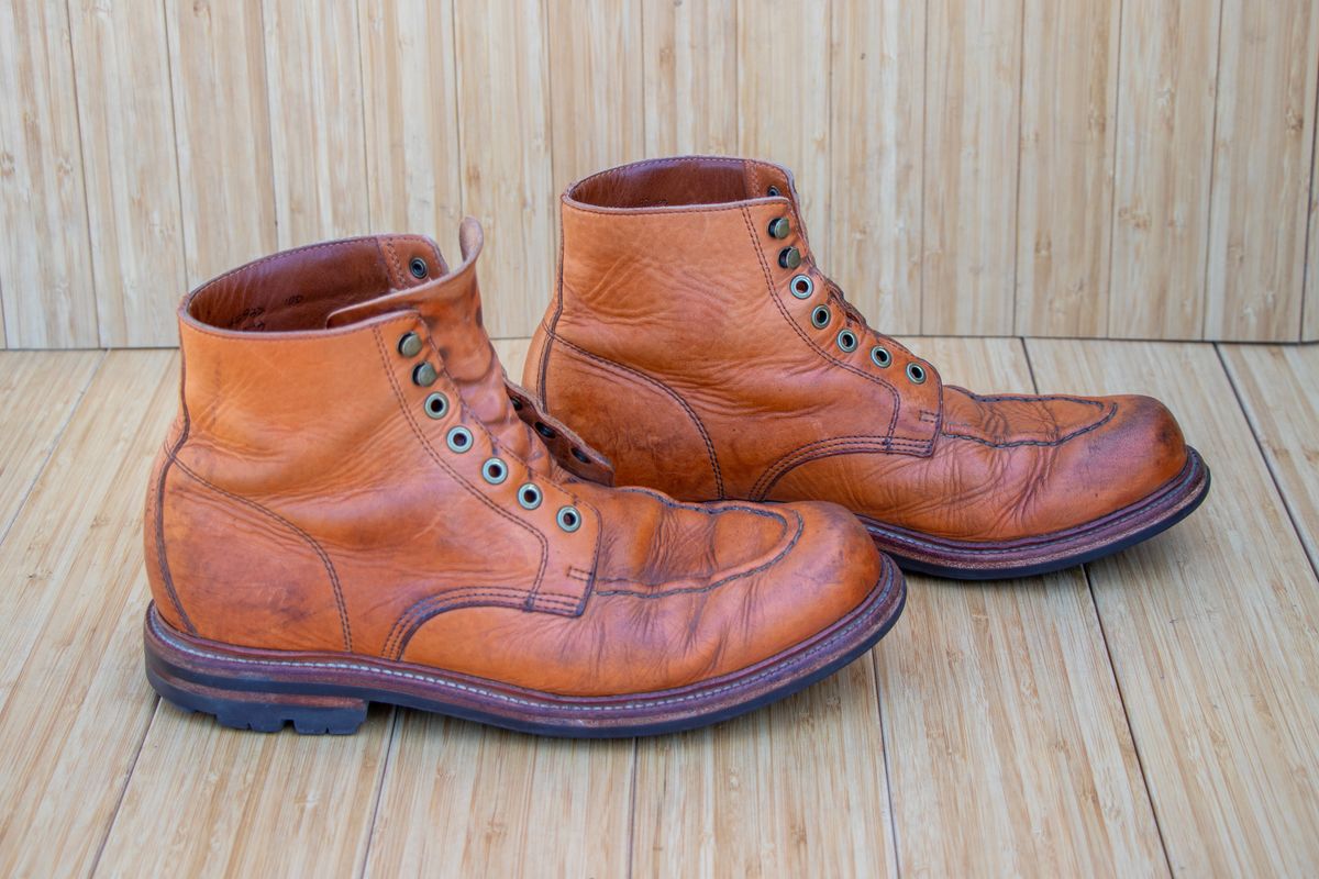 Photo by hhand on April 4, 2023 of the Grant Stone Brass Boot in Horween English Tan Essex.