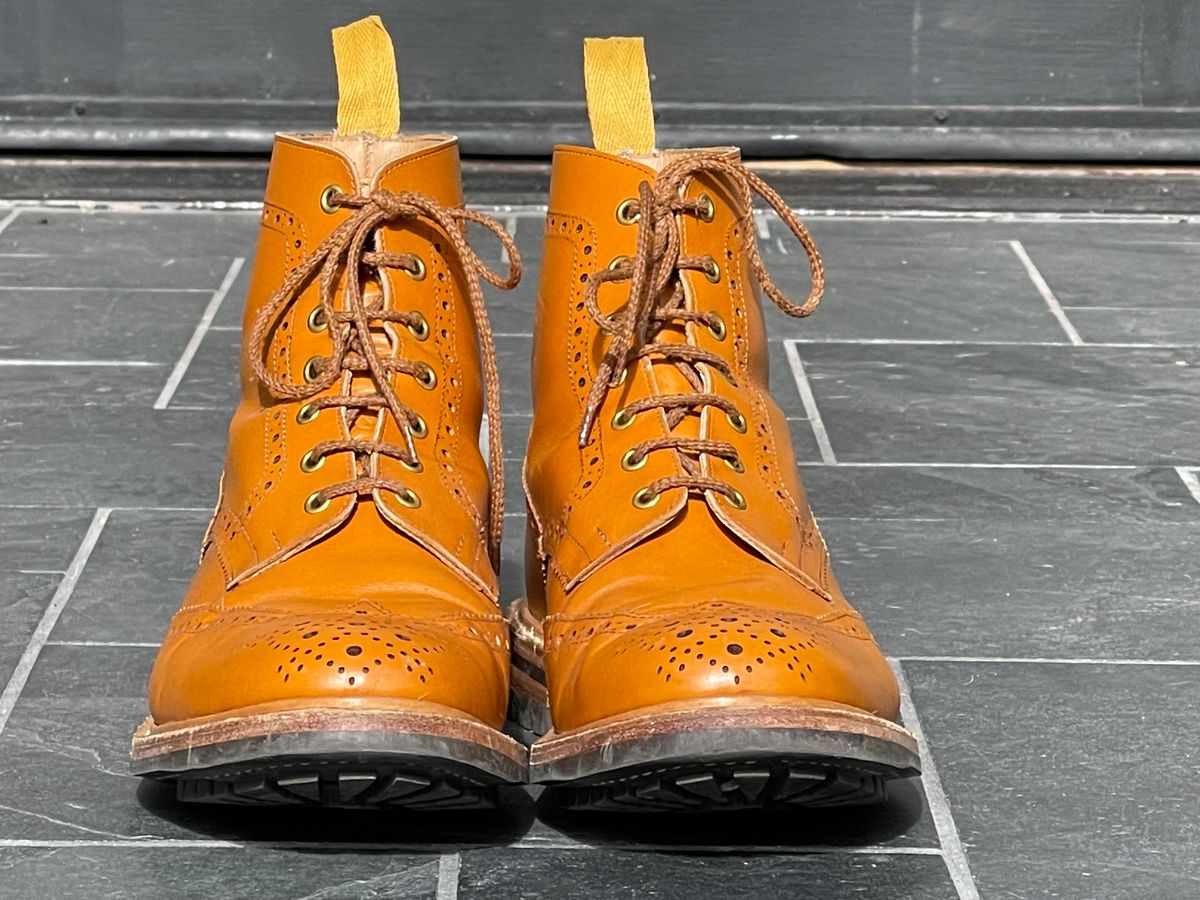 Photo by jack.mackrel on November 5, 2022 of the Tricker's Stow Country Boot in Acorn Antique.