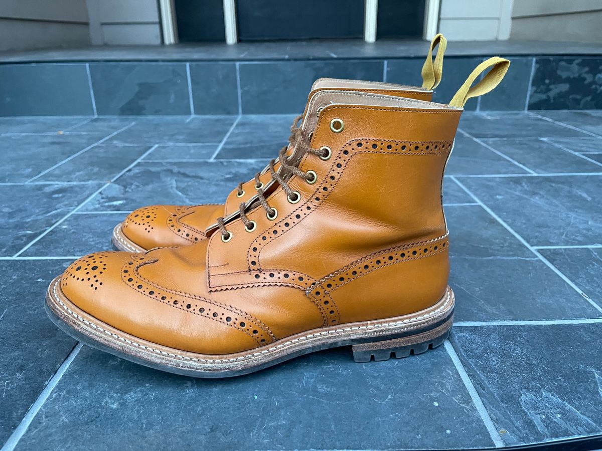 Photo by jack.mackrel on December 5, 2022 of the Tricker's Stow Country Boot in Acorn Antique.