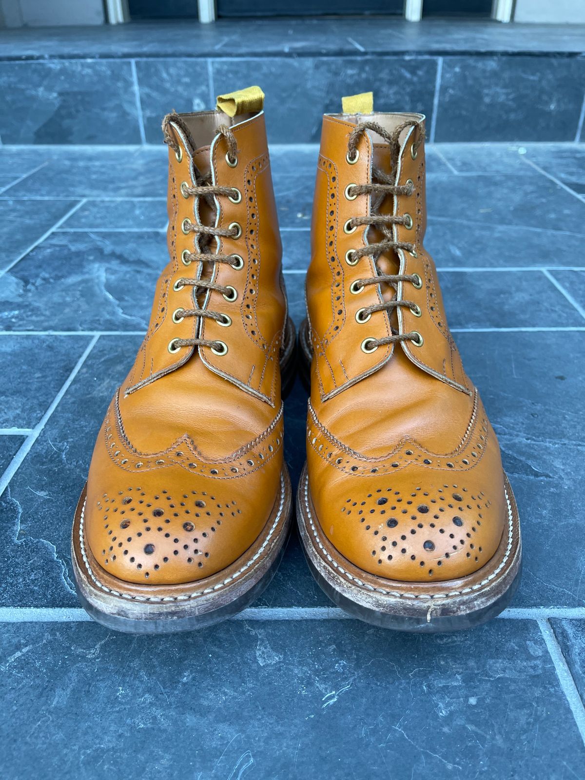 Photo by jack.mackrel on February 2, 2023 of the Tricker's Stow Country Boot in Acorn Antique.