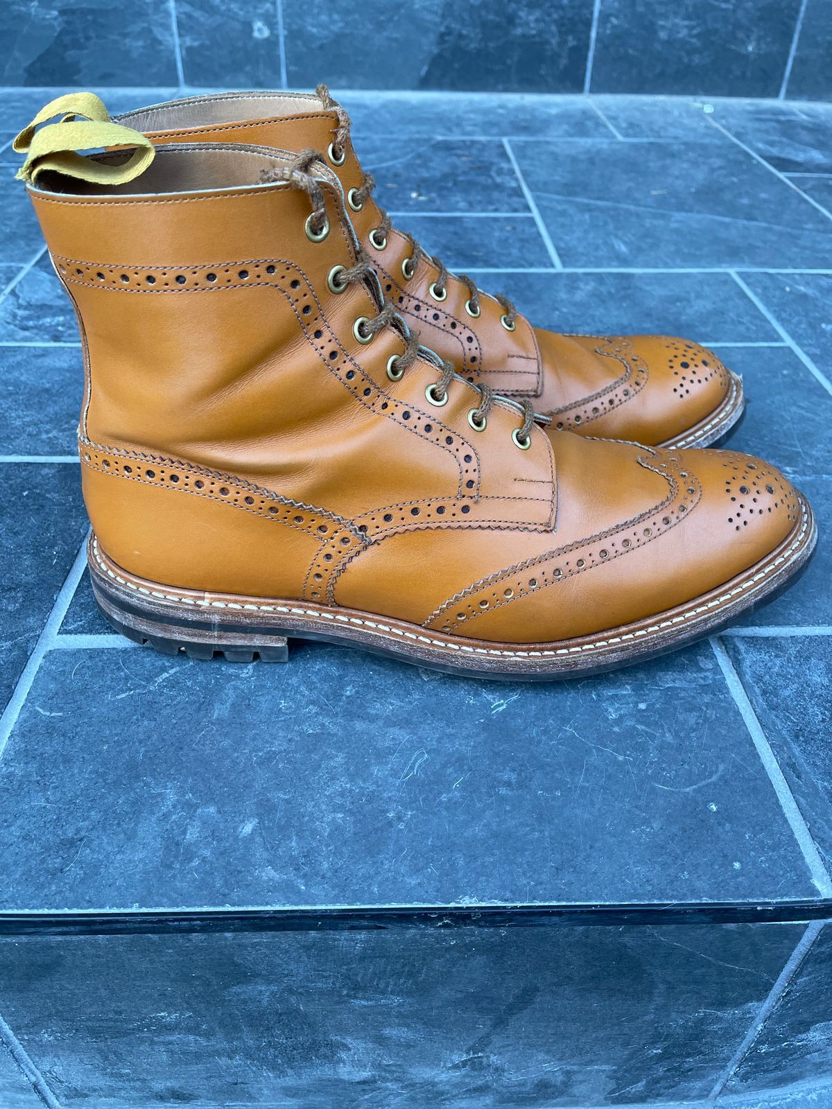 Photo by jack.mackrel on February 2, 2023 of the Tricker's Stow Country Boot in Acorn Antique.