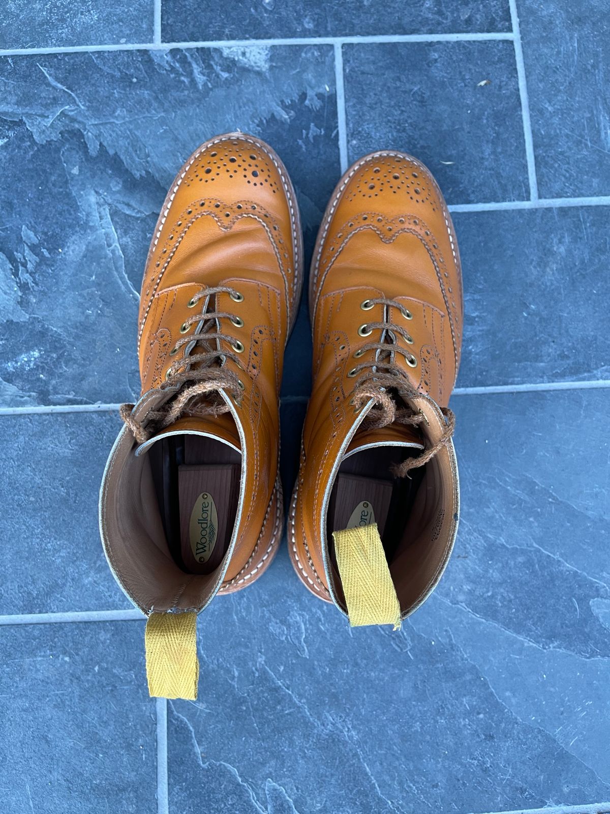 Photo by jack.mackrel on February 2, 2023 of the Tricker's Stow Country Boot in Acorn Antique.