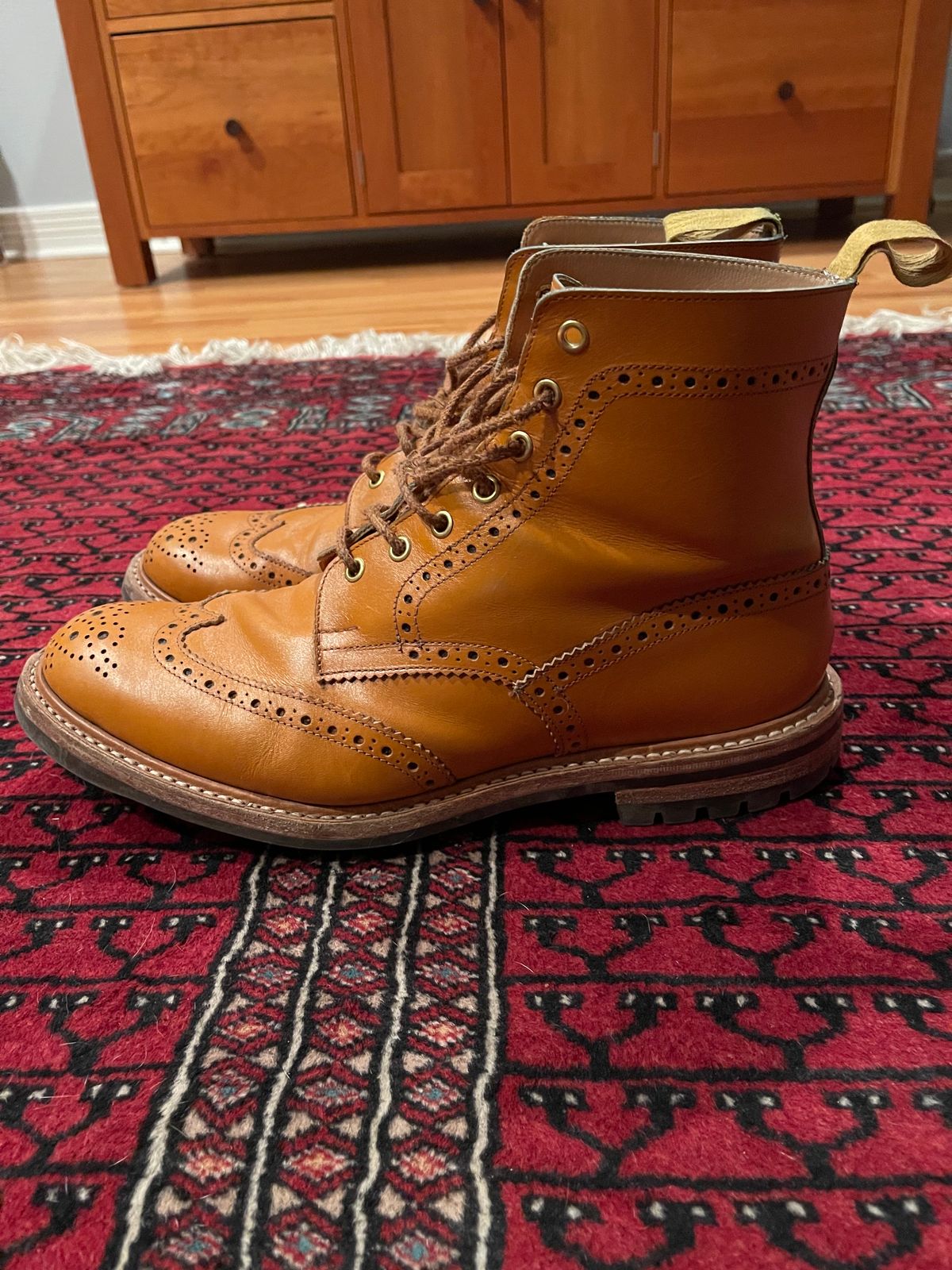 Photo by jack.mackrel on April 6, 2023 of the Tricker's Stow Country Boot in Acorn Antique.