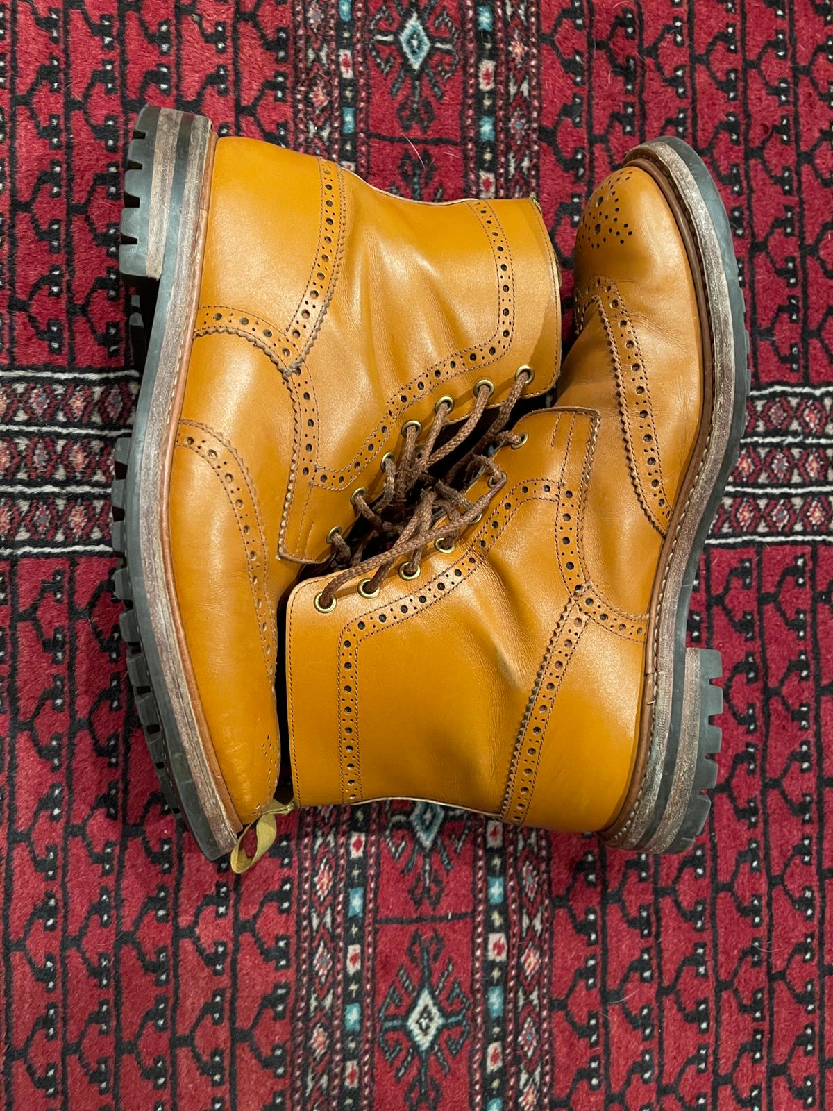 Photo by jack.mackrel on April 6, 2023 of the Tricker's Stow Country Boot in Acorn Antique.
