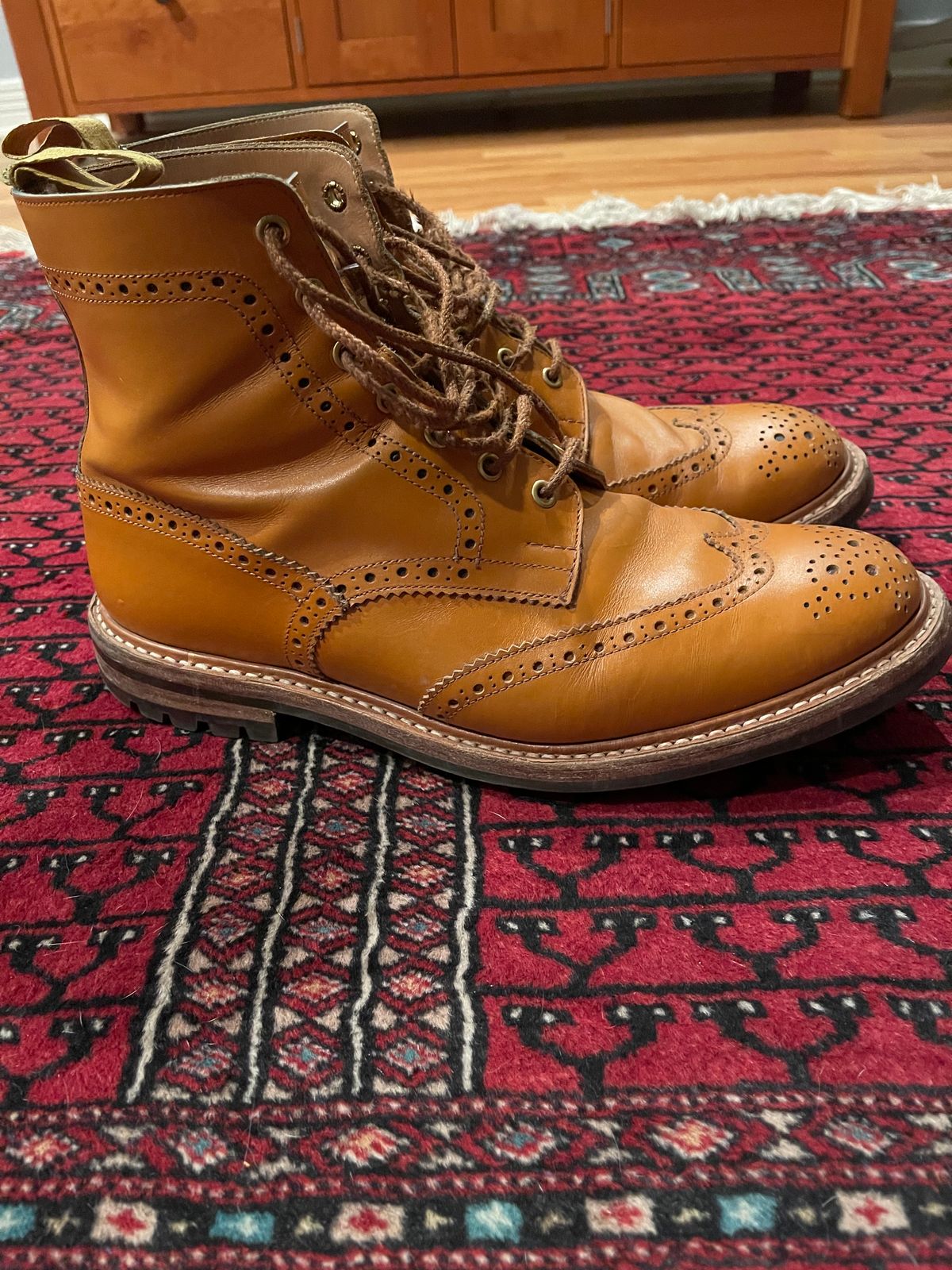 Photo by jack.mackrel on April 6, 2023 of the Tricker's Stow Country Boot in Acorn Antique.