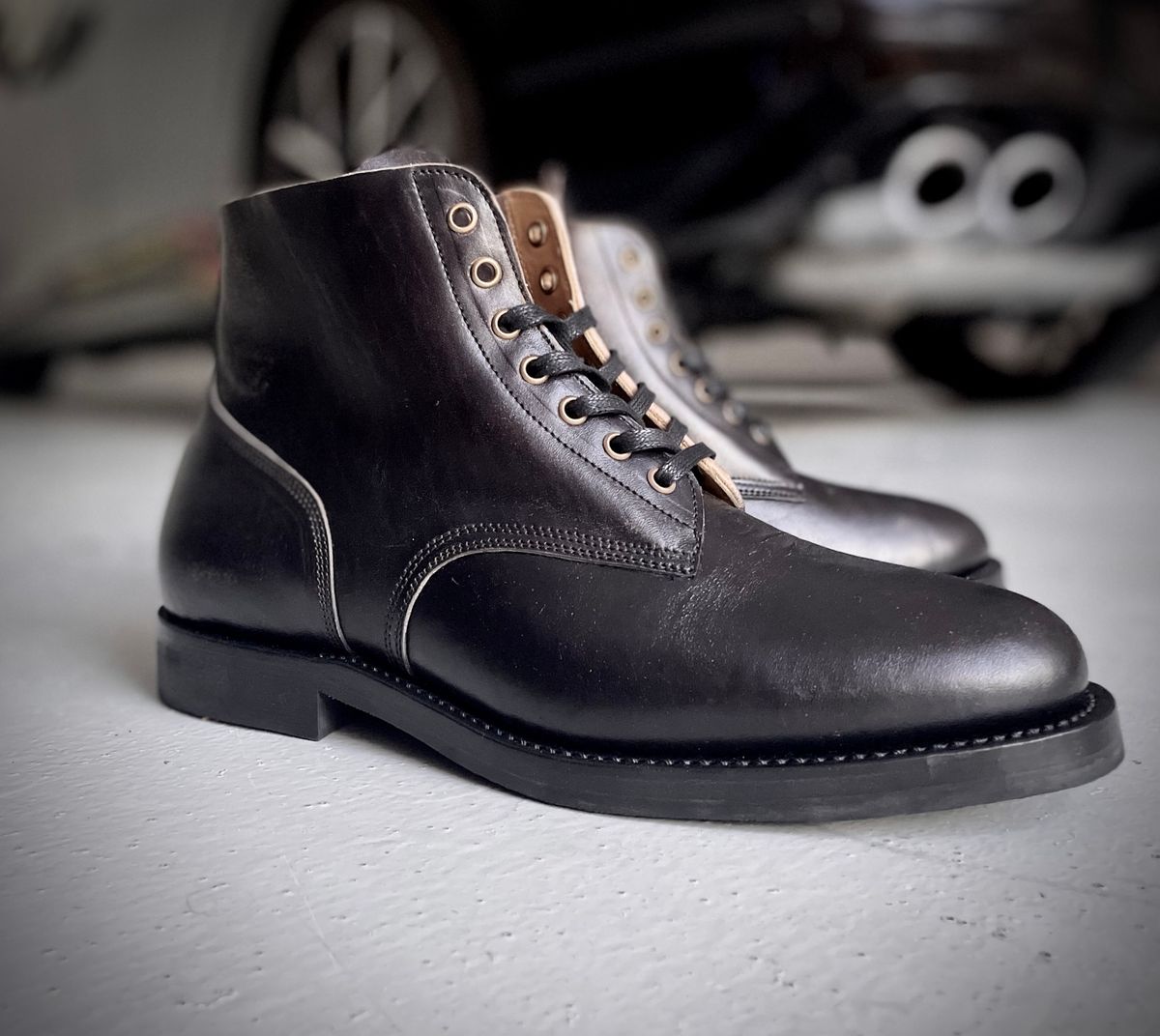 Photo by timdigo on February 4, 2024 of the Sagara Boondocker in Conceria Cloe Superlux Horsebutt Overdyed Black.