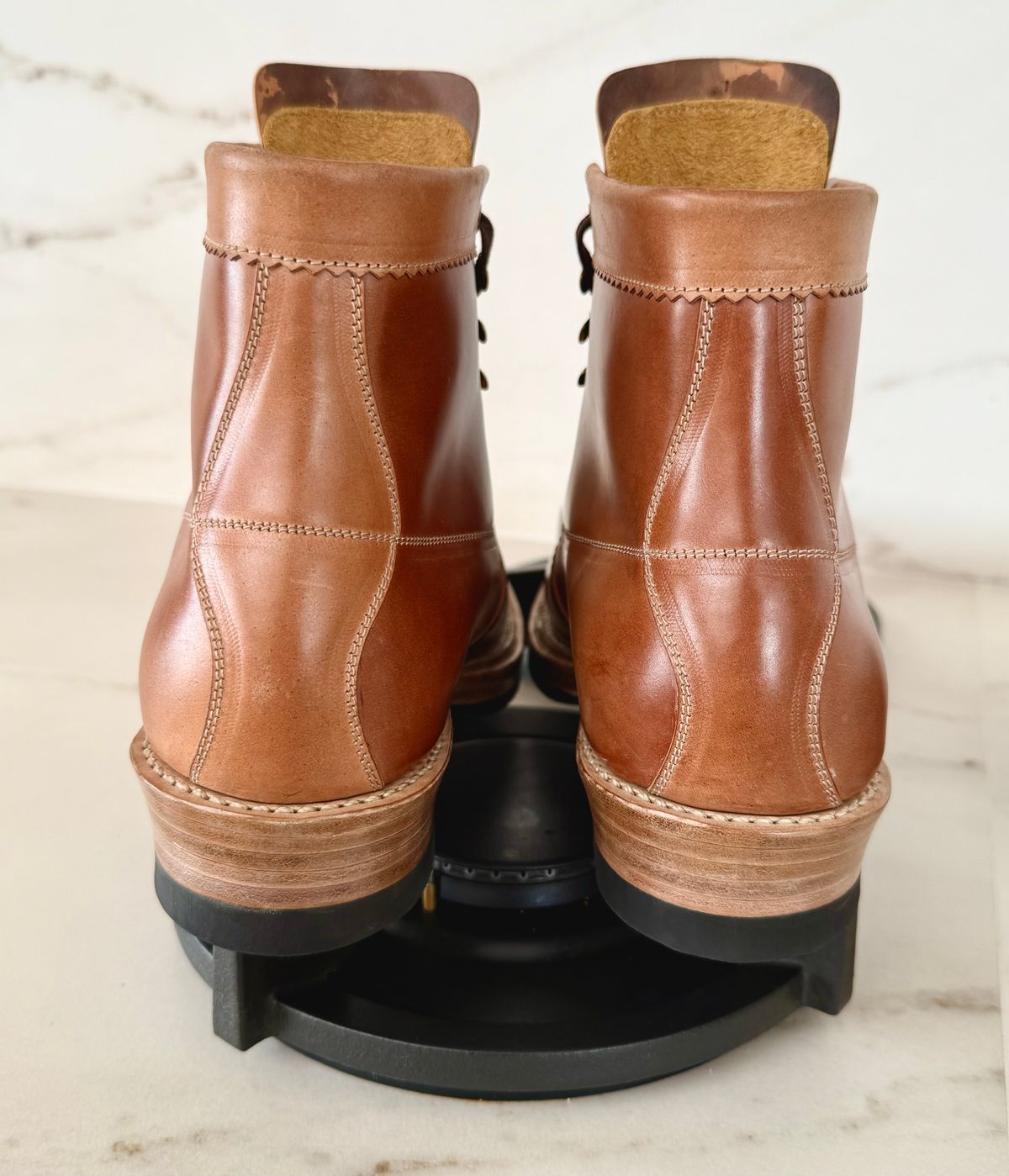 Photo by timdigo on October 8, 2024 of the Sagara Cordmaster in Rocado Unglazed Natural & Brown Marble Shell cordovan.