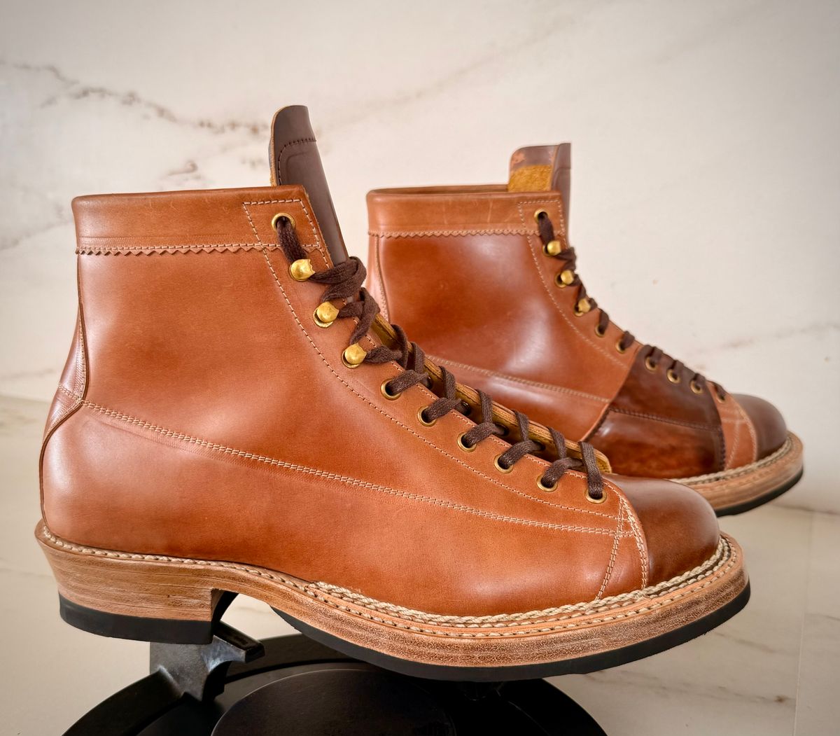 Photo by timdigo on October 8, 2024 of the Sagara Cordmaster in Rocado Unglazed Natural & Brown Marble Shell cordovan.