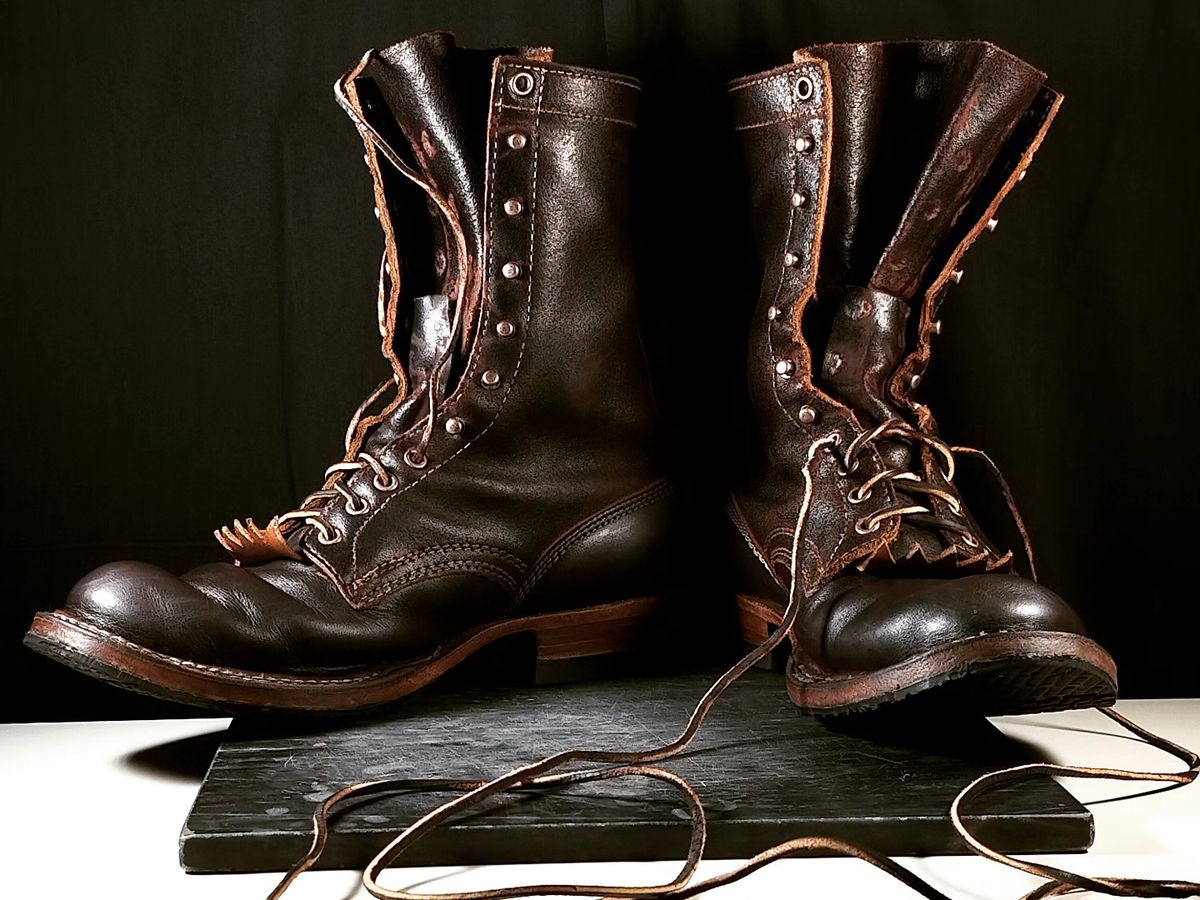 Photo by a1moyer on November 23, 2025 of the White's Custom Model in Horween Dark Brown Waxed Flesh & Seidel Brown Dress.