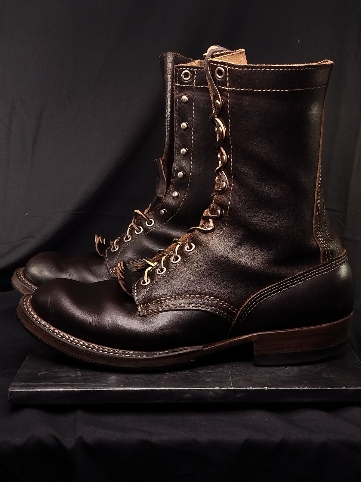 Photo by a1moyer on December 1, 2025 of the White's Custom Model in Horween Dark Brown Waxed Flesh & Seidel Brown Dress.