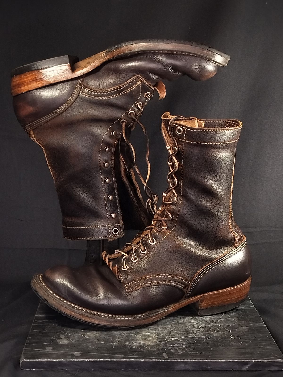 Photo by a1moyer on January 5, 2026 of the White's Custom Model in Horween Dark Brown Waxed Flesh & Seidel Brown Dress.