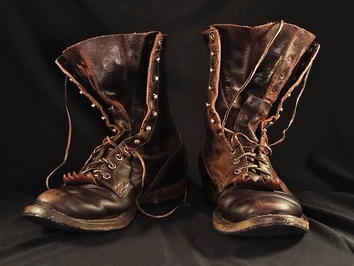 Photo by a1moyer on February 17, 2026 of the White's Custom Model in Horween Dark Brown Waxed Flesh & Seidel Brown Dress.