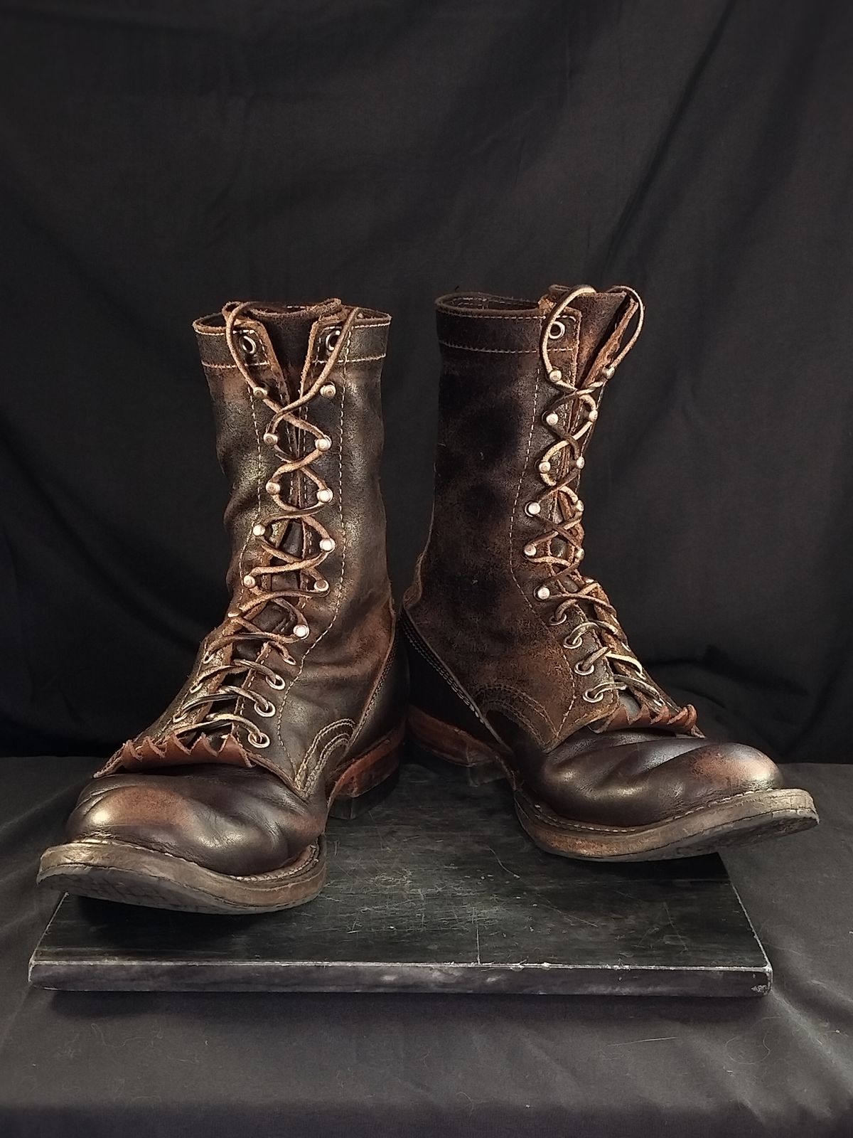 Photo by a1moyer on March 2, 2026 of the White's Custom Model in Horween Dark Brown Waxed Flesh & Seidel Brown Dress.