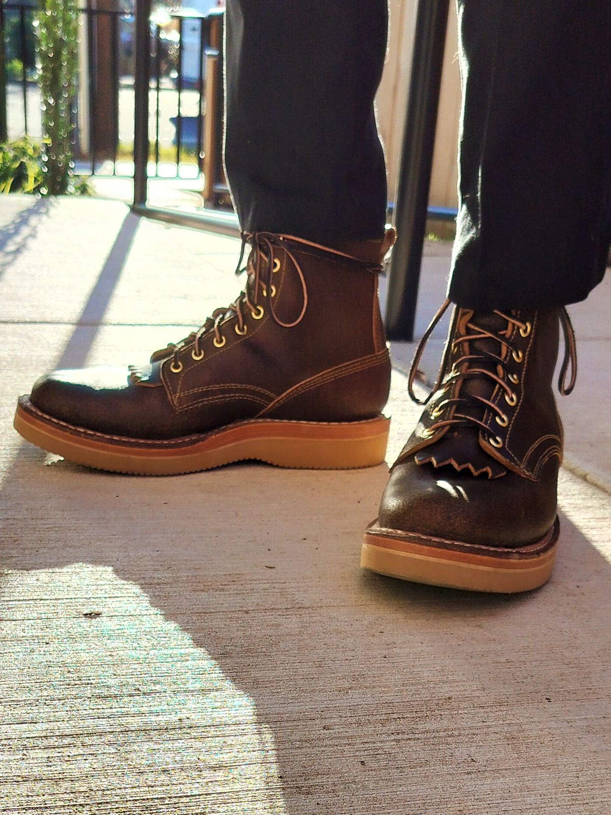 Photo by a1moyer on January 19, 2026 of the White's 350 Cruiser in Horween Olive Waxed Flesh.