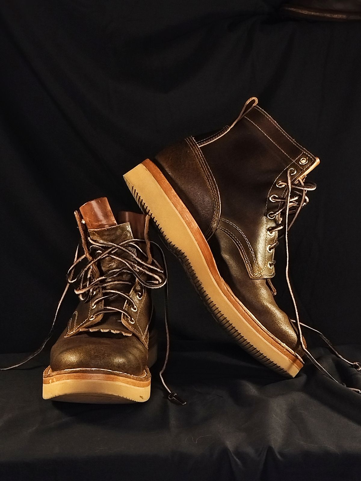 Photo by a1moyer on February 17, 2026 of the White's 350 Cruiser in Horween Olive Waxed Flesh.