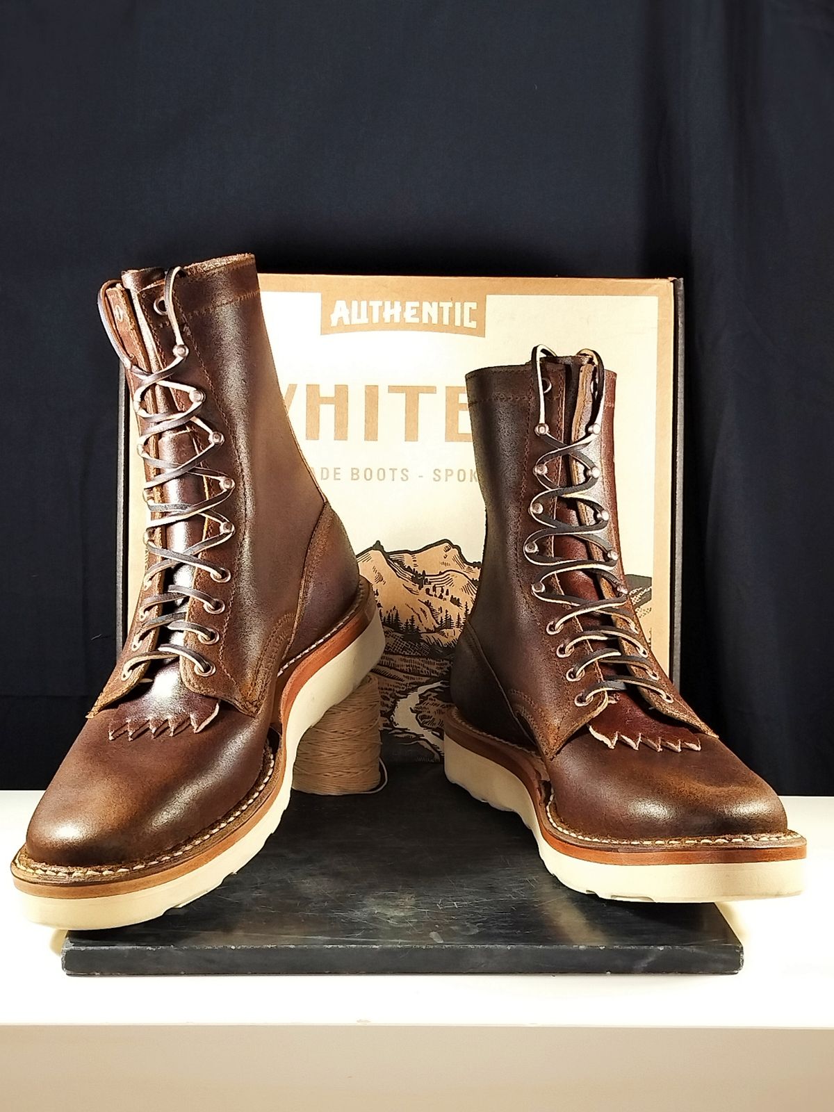 Photo by a1moyer on November 14, 2025 of the White's Smokejumper in Horween Cinnamon Waxed Flesh.