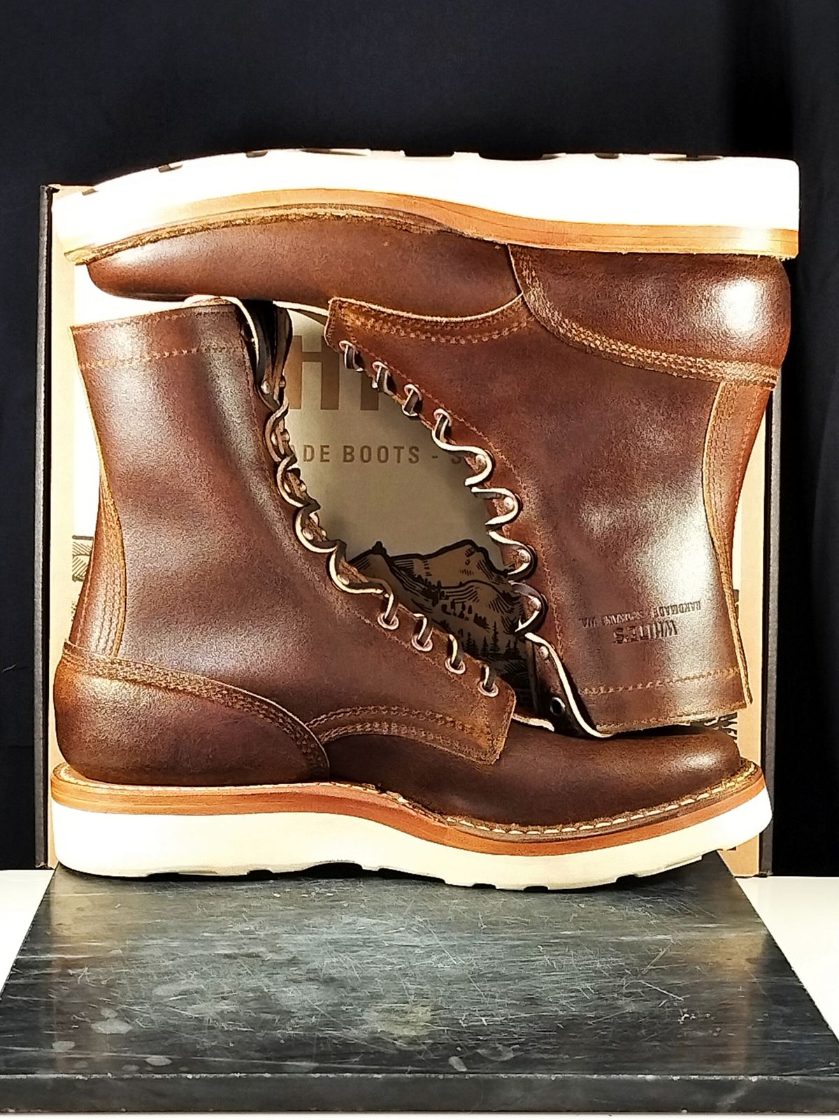 Photo by a1moyer on November 14, 2025 of the White's Smokejumper in Horween Cinnamon Waxed Flesh.