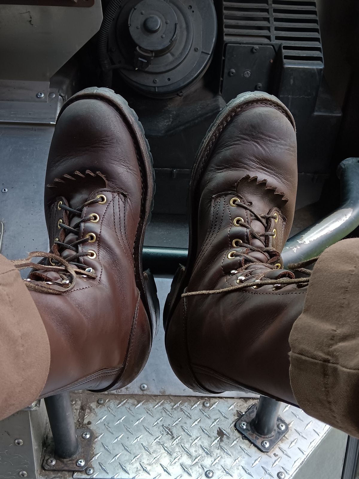 Photo by a1moyer on September 26, 2023 of the Frank's Boots The Patriot in Seidel Walnut Oil Tan.