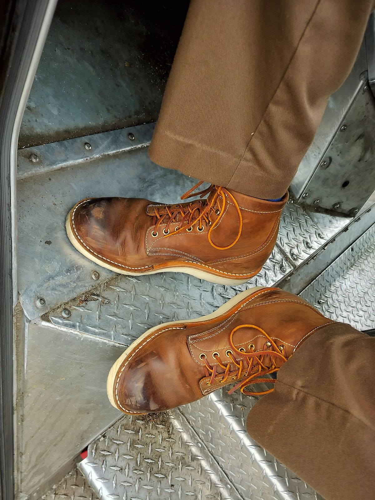 Photo by a1moyer on February 21, 2025 of the White's Foreman in Seidel Distressed Smooth.