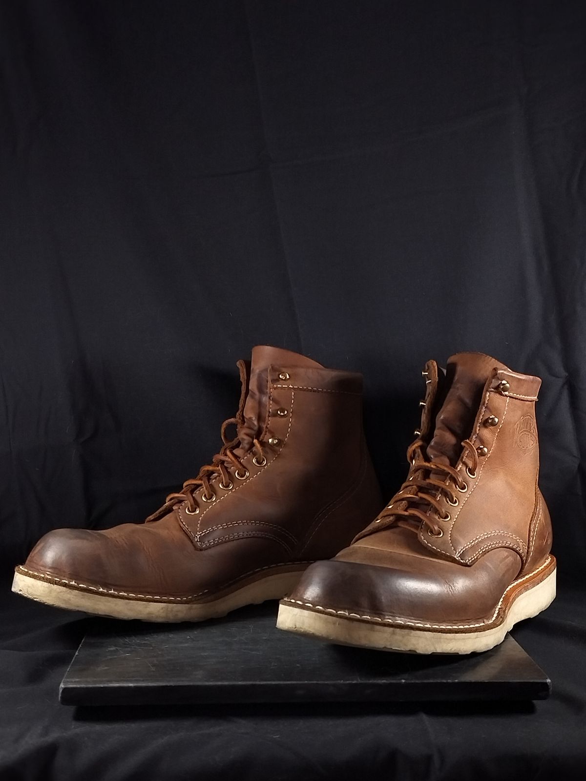 Photo by a1moyer on March 19, 2025 of the White's Foreman in Seidel Distressed Smooth.