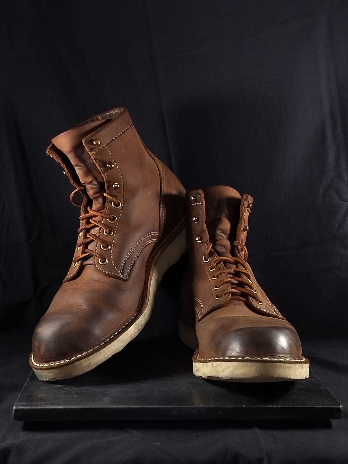 Photo by a1moyer on March 19, 2025 of the White's Foreman in Seidel Distressed Smooth.