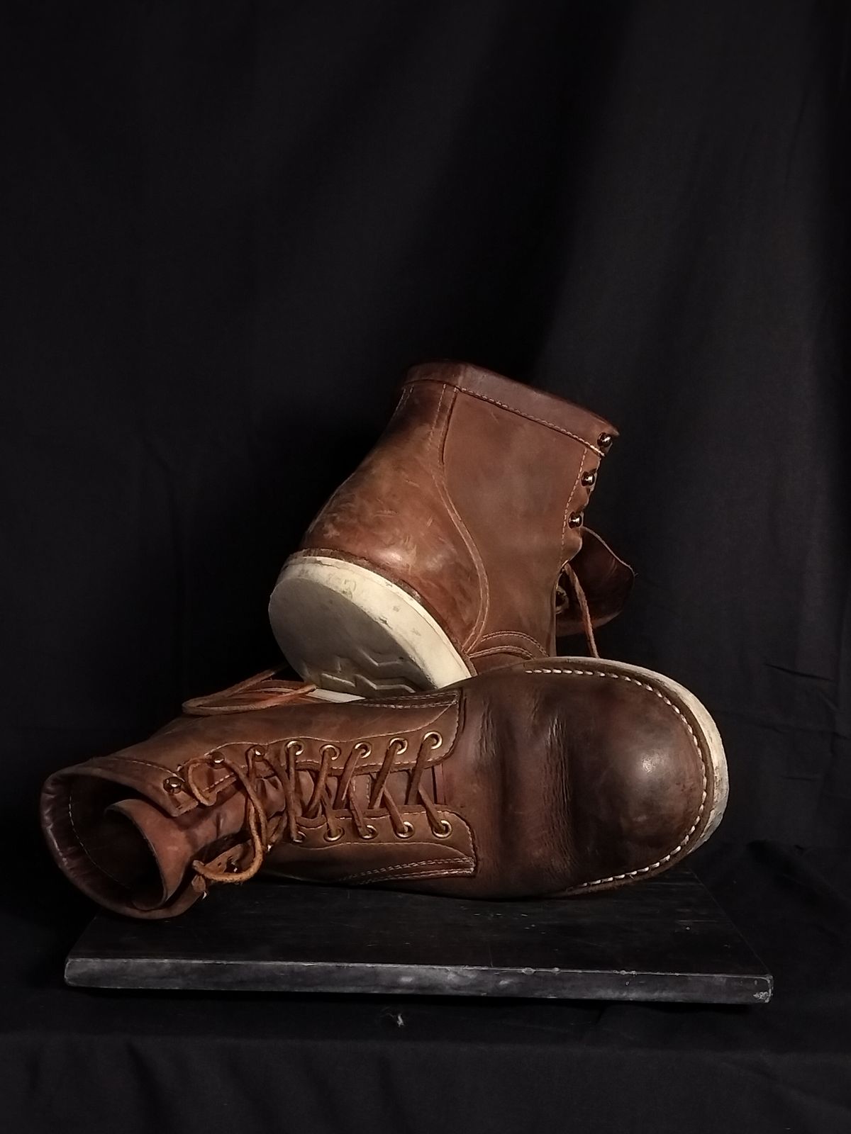 Photo by a1moyer on September 1, 2025 of the White's Foreman in Seidel Distressed Smooth.