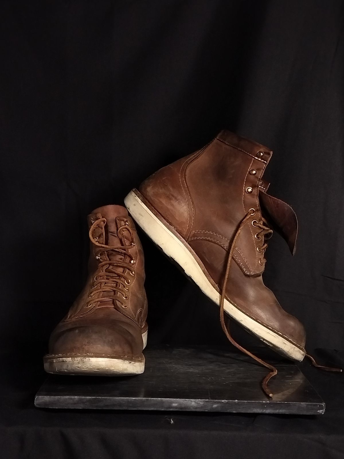 Photo by a1moyer on September 1, 2025 of the White's Foreman in Seidel Distressed Smooth.