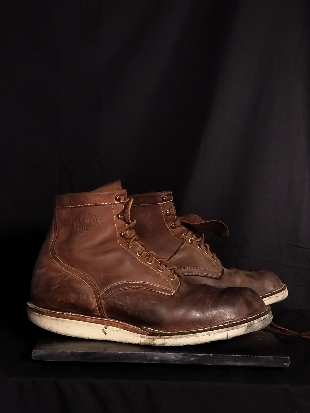 Photo by a1moyer on September 1, 2025 of the White's Foreman in Seidel Distressed Smooth.