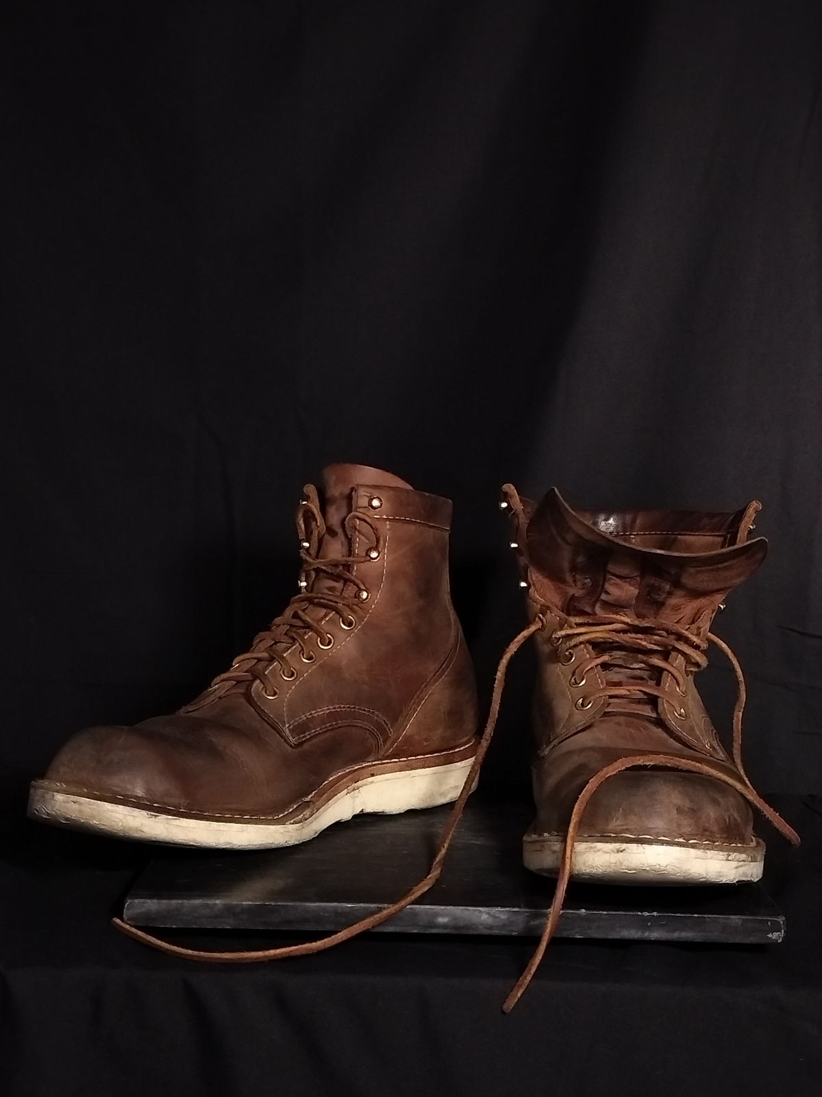 Photo by a1moyer on September 1, 2025 of the White's Foreman in Seidel Distressed Smooth.