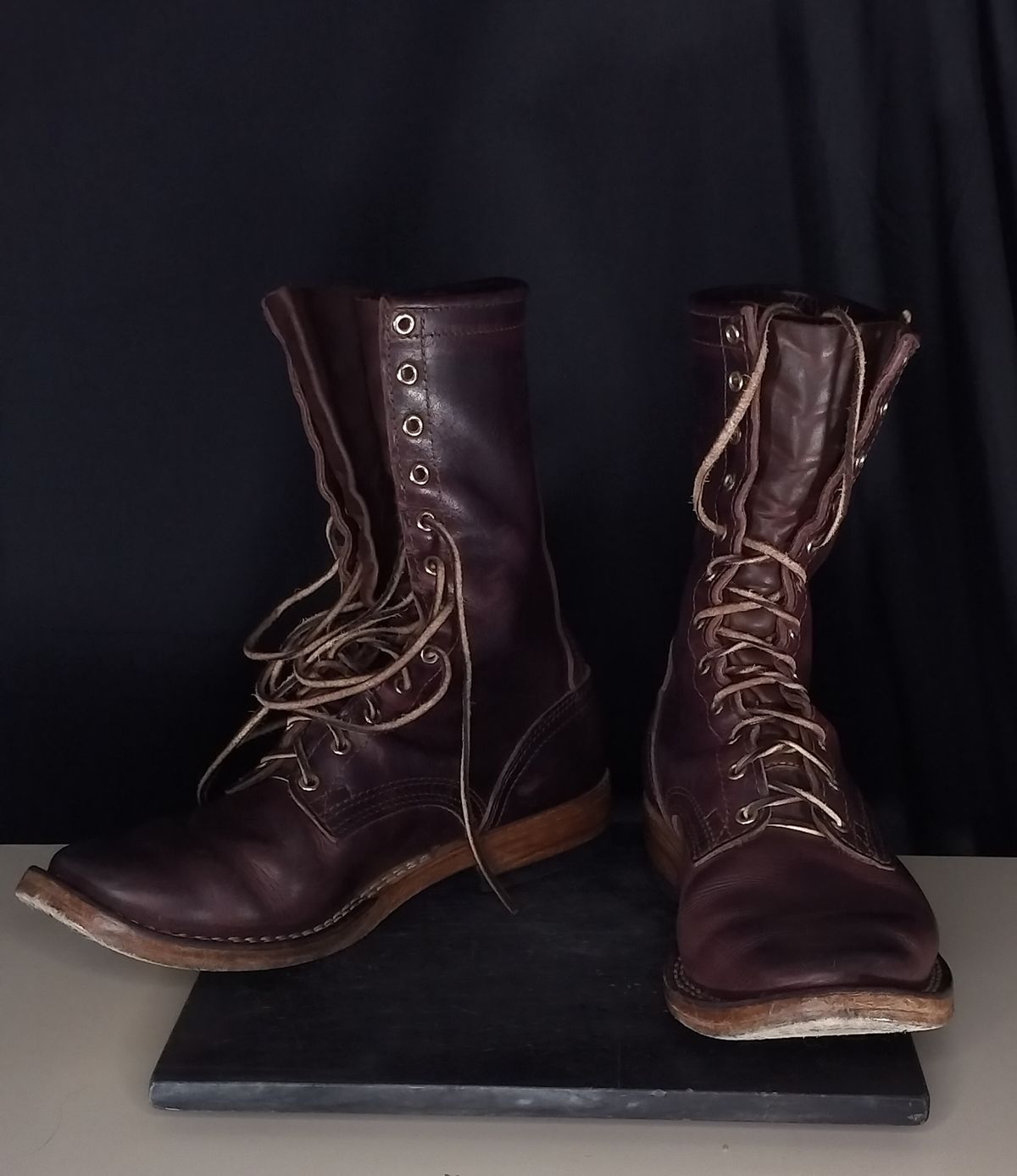 Photo by a1moyer on September 29, 2025 of the Nicks Nicks / X Parkhurst V3 in Horween Color 8 Cypress.