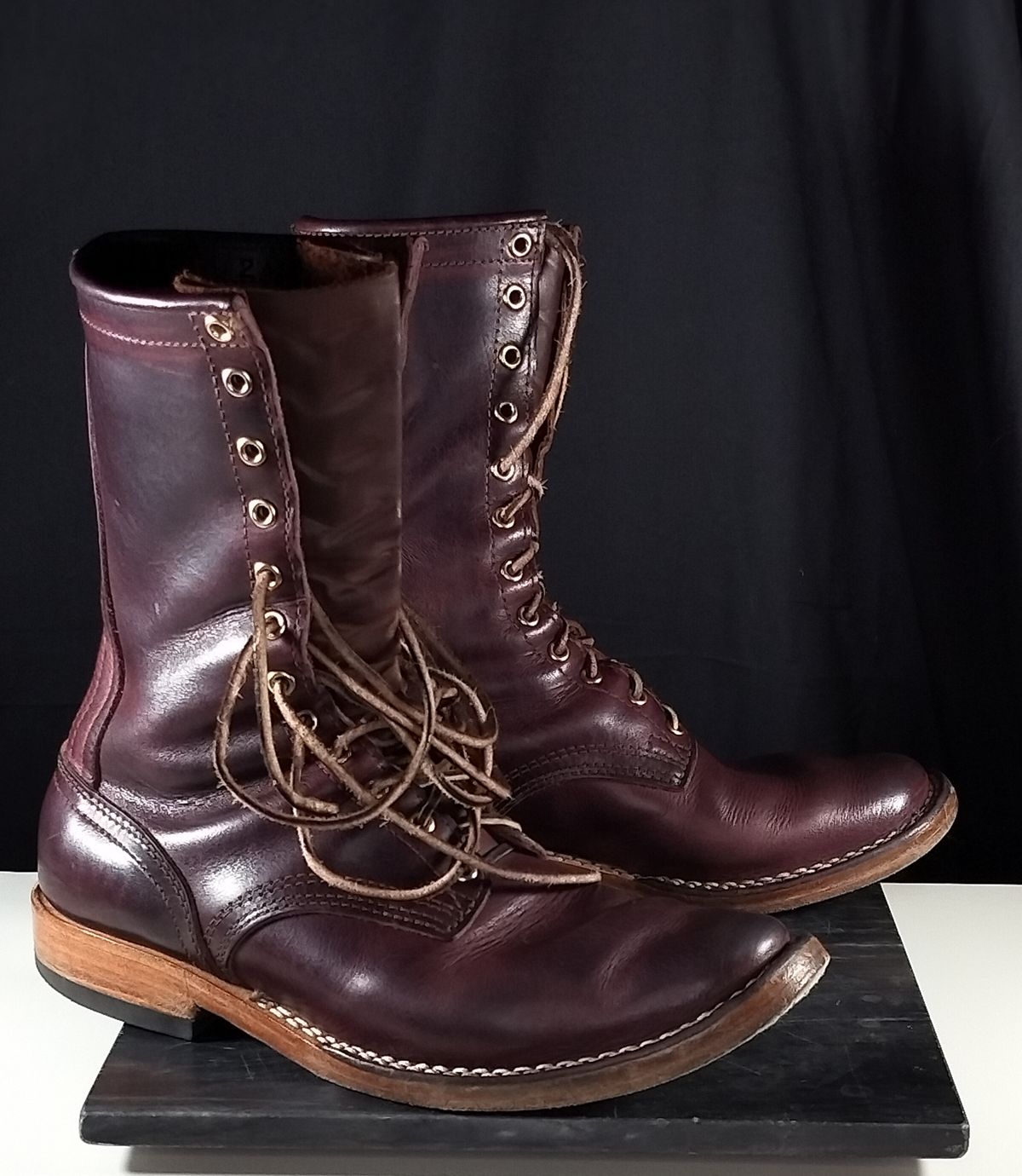Photo by a1moyer on September 29, 2025 of the Nicks Nicks / X Parkhurst V3 in Horween Color 8 Cypress.