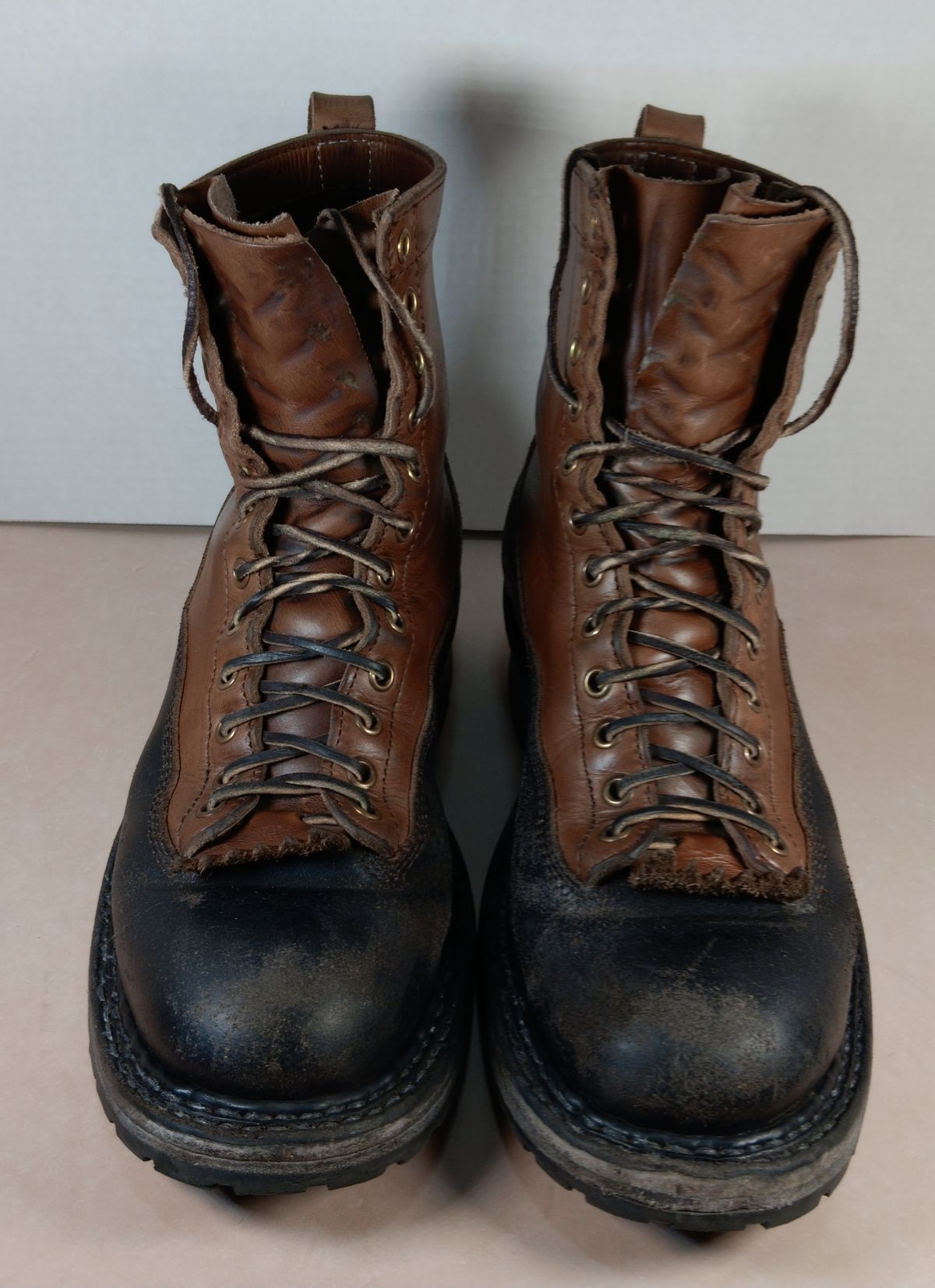 Photo by a1moyer on November 1, 2023 of the White's x Division Road LTT Logger 375 in Horween Black Waxed Flesh & Horween Natural Chromexcel.