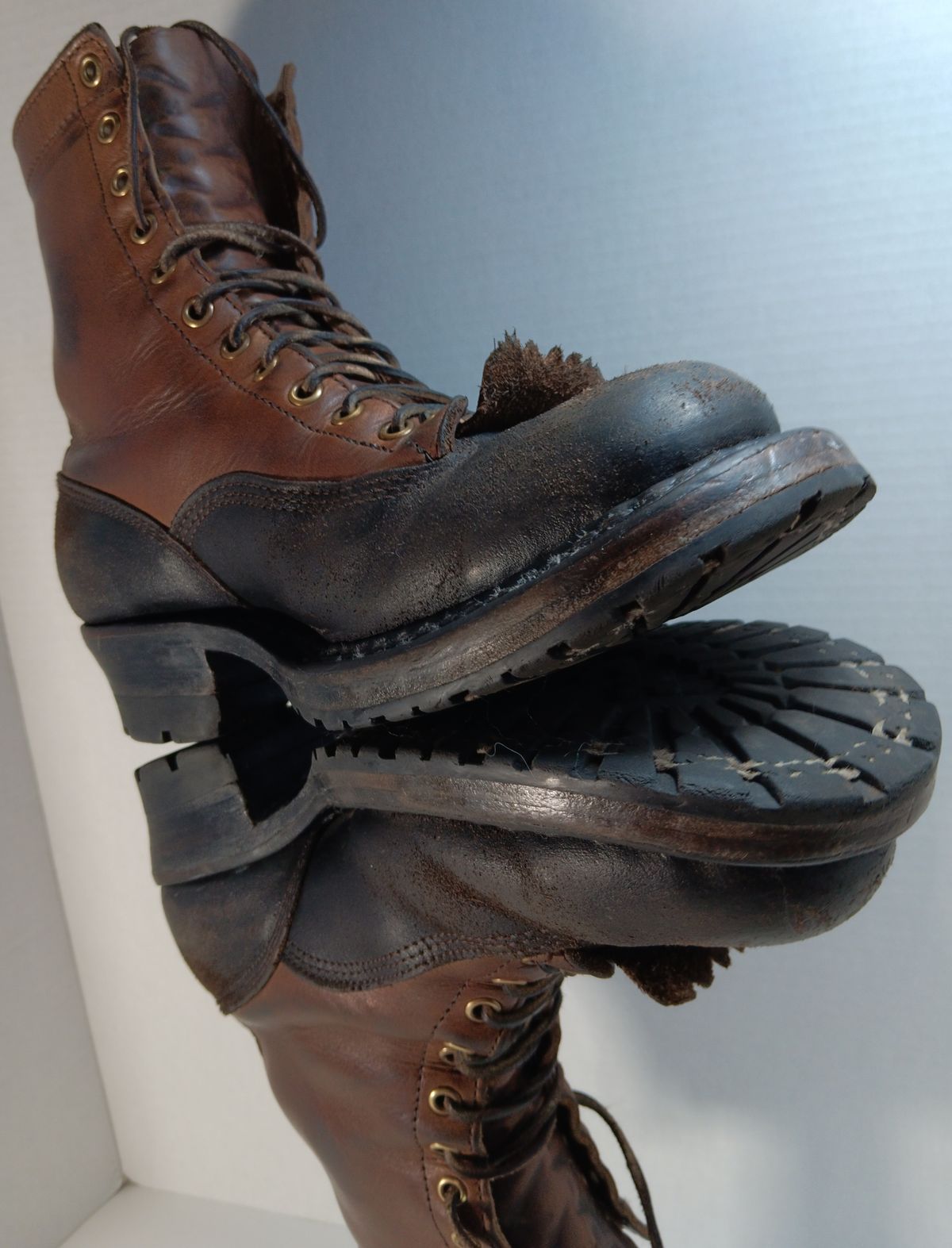 Photo by a1moyer on December 18, 2023 of the White's x Division Road LTT Logger 375 in Horween Black Waxed Flesh & Horween Natural Chromexcel.
