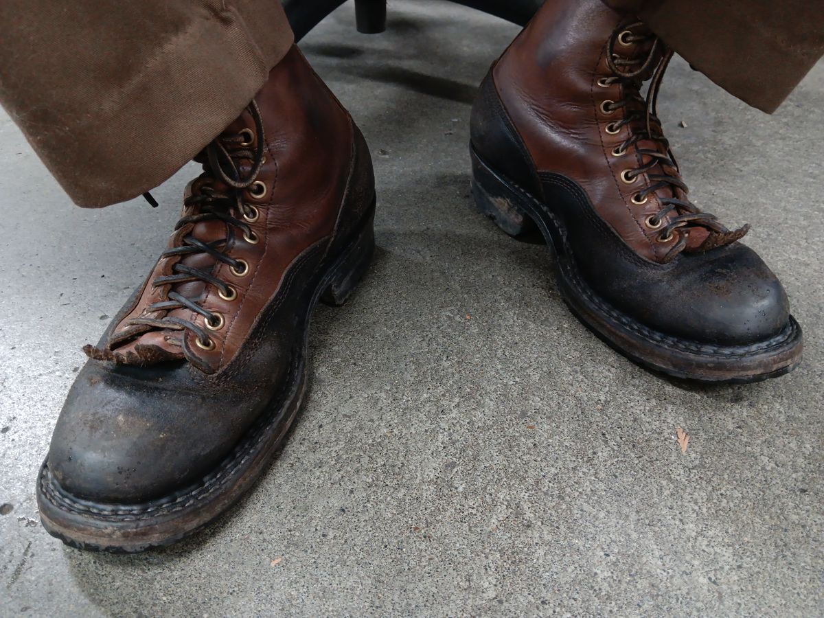 Photo by a1moyer on January 6, 2024 of the White's x Division Road LTT Logger 375 in Horween Black Waxed Flesh & Horween Natural Chromexcel.