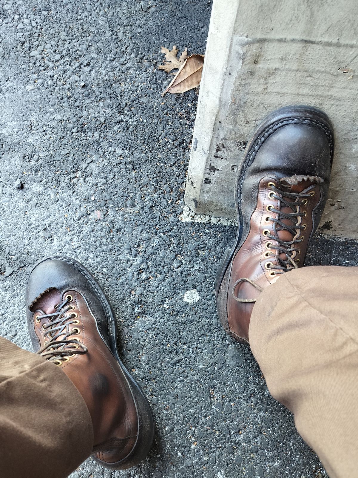 Photo by a1moyer on March 19, 2024 of the White's x Division Road LTT Logger 375 in Horween Black Waxed Flesh & Horween Natural Chromexcel.