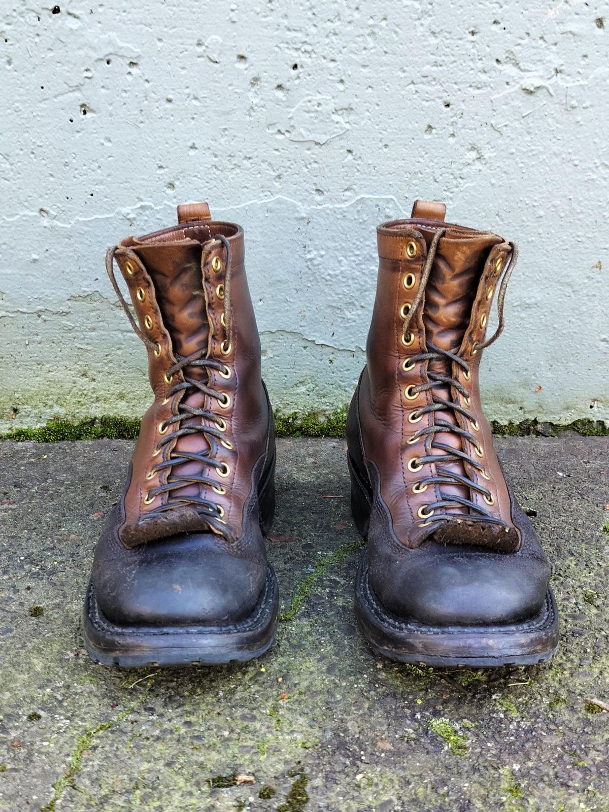 Photo by a1moyer on April 3, 2024 of the White's x Division Road LTT Logger 375 in Horween Black Waxed Flesh & Horween Natural Chromexcel.