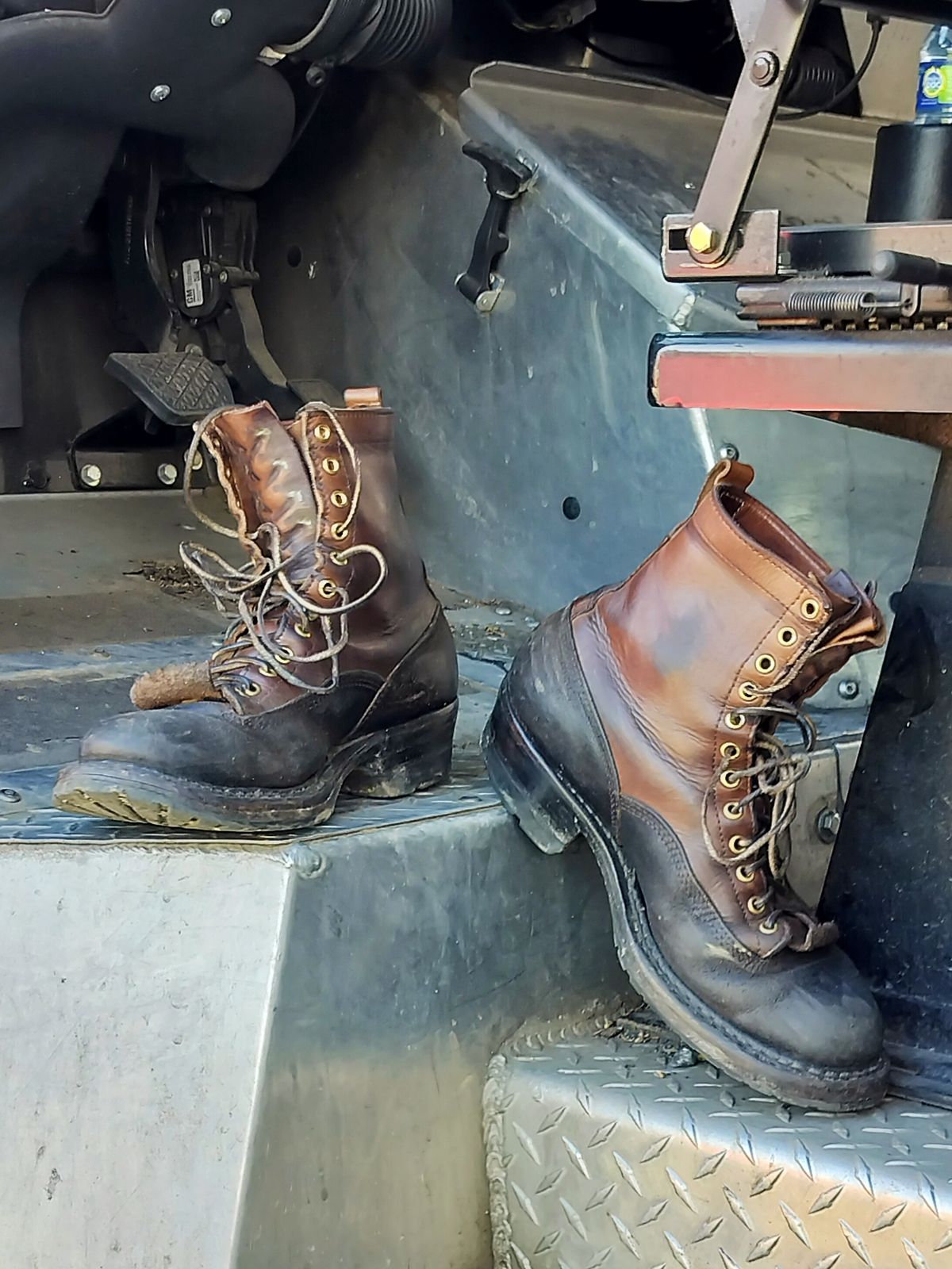 Photo by a1moyer on March 30, 2024 of the White's x Division Road LTT Logger 375 in Horween Black Waxed Flesh & Horween Natural Chromexcel.