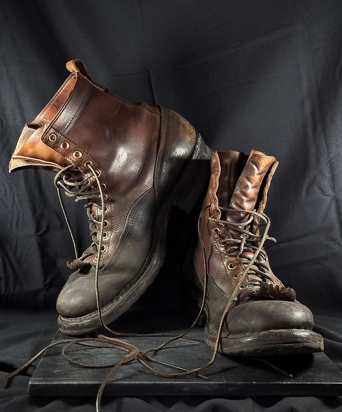 Photo by a1moyer on April 28, 2025 of the White's x Division Road LTT Logger 375 in Horween Black Waxed Flesh & Horween Natural Chromexcel.