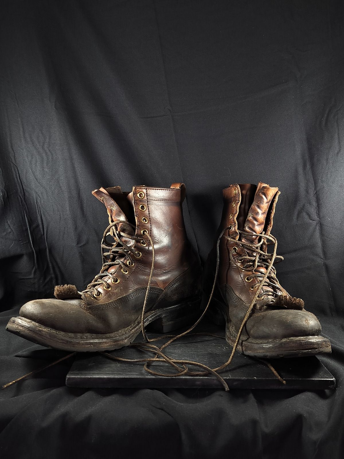 Photo by a1moyer on April 28, 2025 of the White's x Division Road LTT Logger 375 in Horween Black Waxed Flesh & Horween Natural Chromexcel.