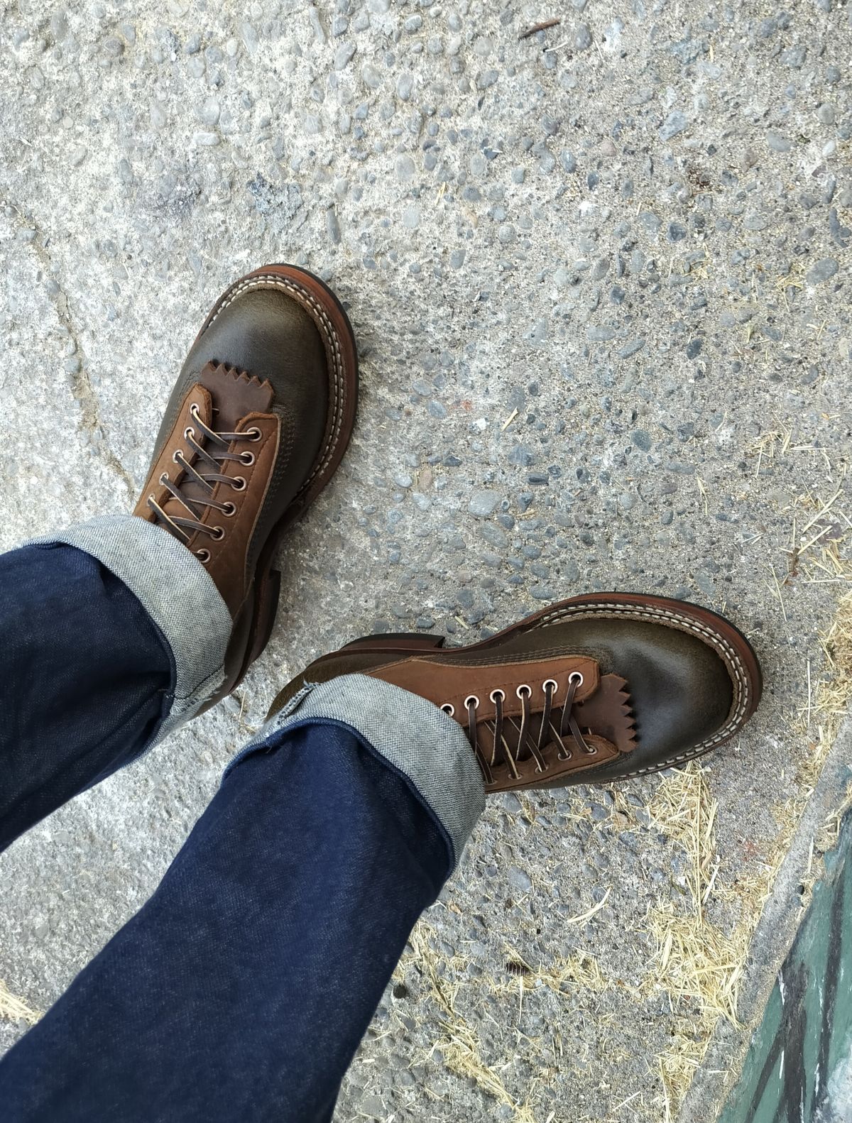 Photo by a1moyer on July 21, 2024 of the White's 375 LTT Construction Boot in Seidel Distressed Smooth & Horween Olive Waxed Flesh.