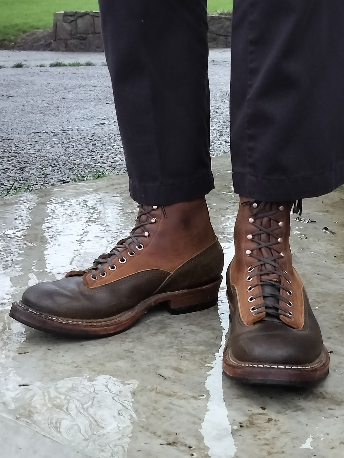 Photo by a1moyer on January 6, 2025 of the White's 375 LTT Construction Boot in Seidel Distressed Smooth & Horween Olive Waxed Flesh.