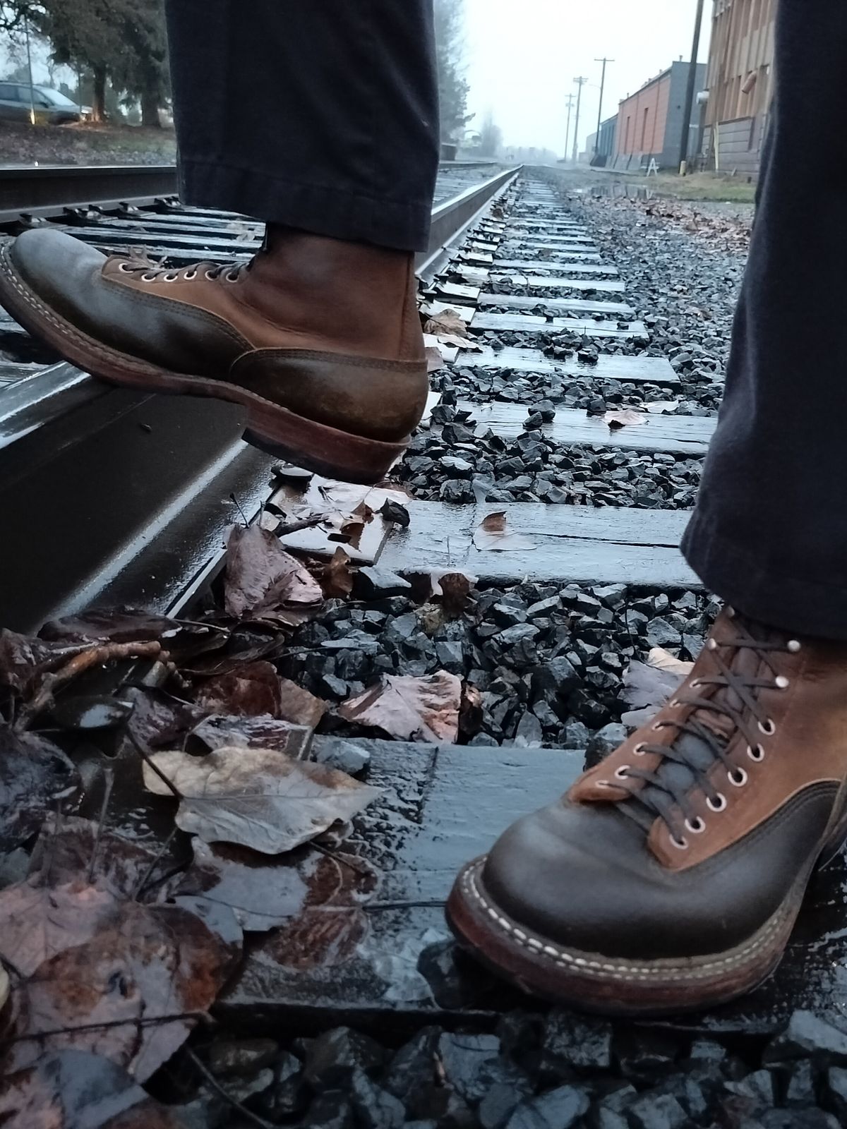 Photo by a1moyer on January 6, 2025 of the White's 375 LTT Construction Boot in Seidel Distressed Smooth & Horween Olive Waxed Flesh.