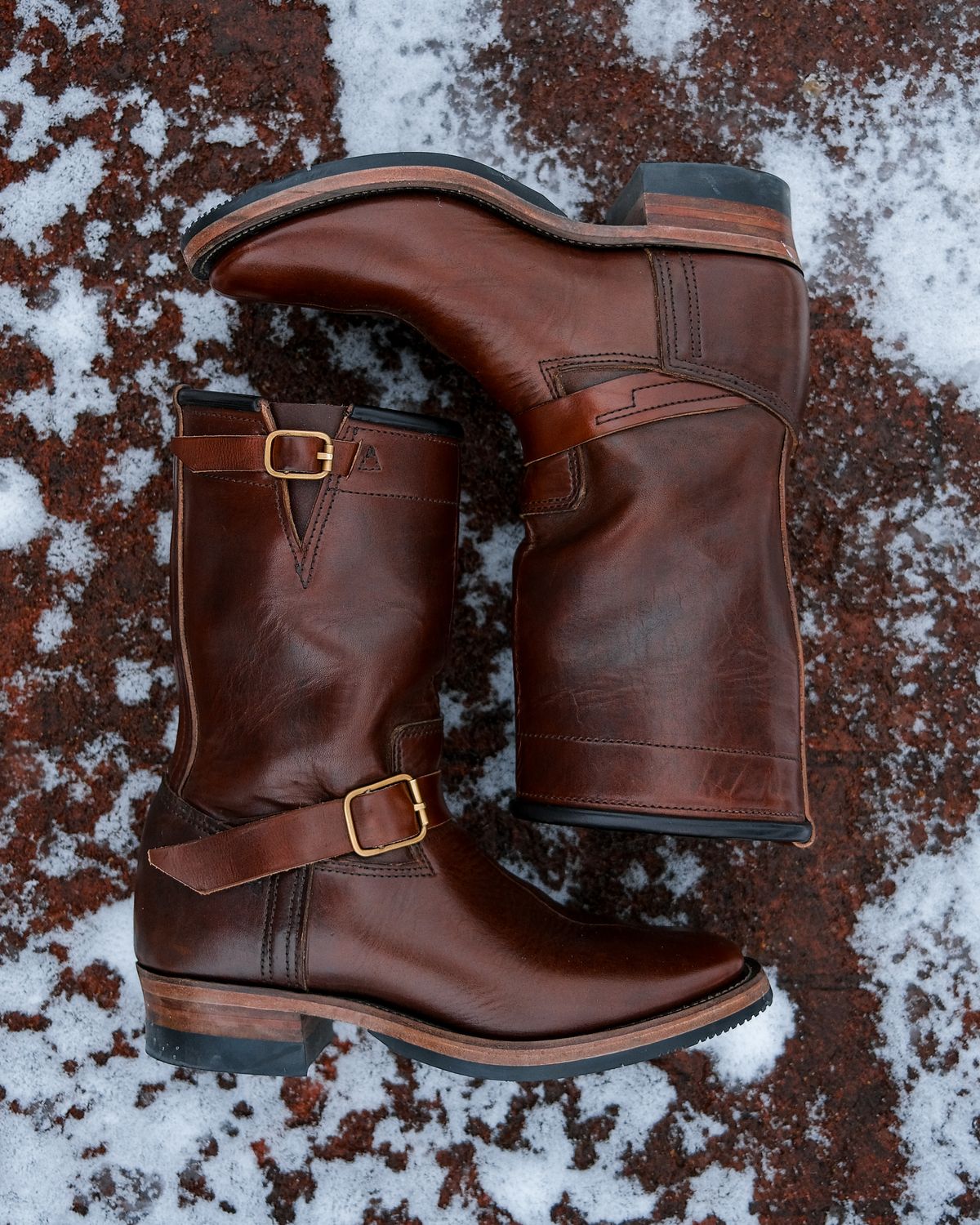 Photo by rawtofaded on December 2, 2025 of the Kreosote PaRLOR SkAR in Wickett & Craig Russet Harness with Kustom Color Treatment.