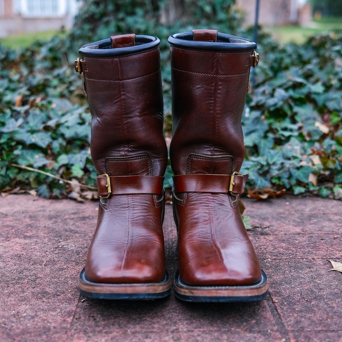 Photo by rawtofaded on January 2, 2026 of the Kreosote PaRLOR SkAR in Wickett & Craig Russet Harness with Kustom Color Treatment.