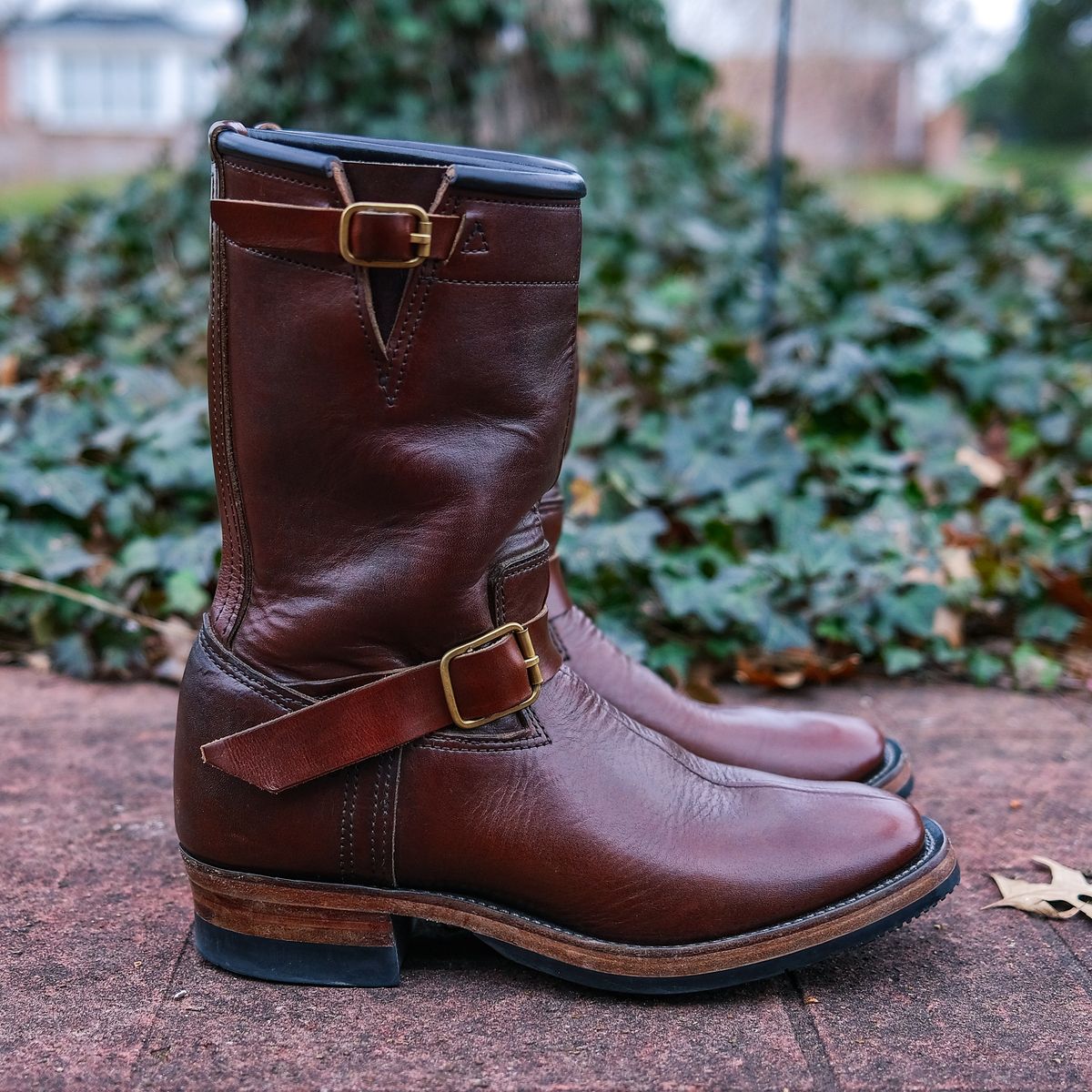 Photo by rawtofaded on January 2, 2026 of the Kreosote PaRLOR SkAR in Wickett & Craig Russet Harness with Kustom Color Treatment.