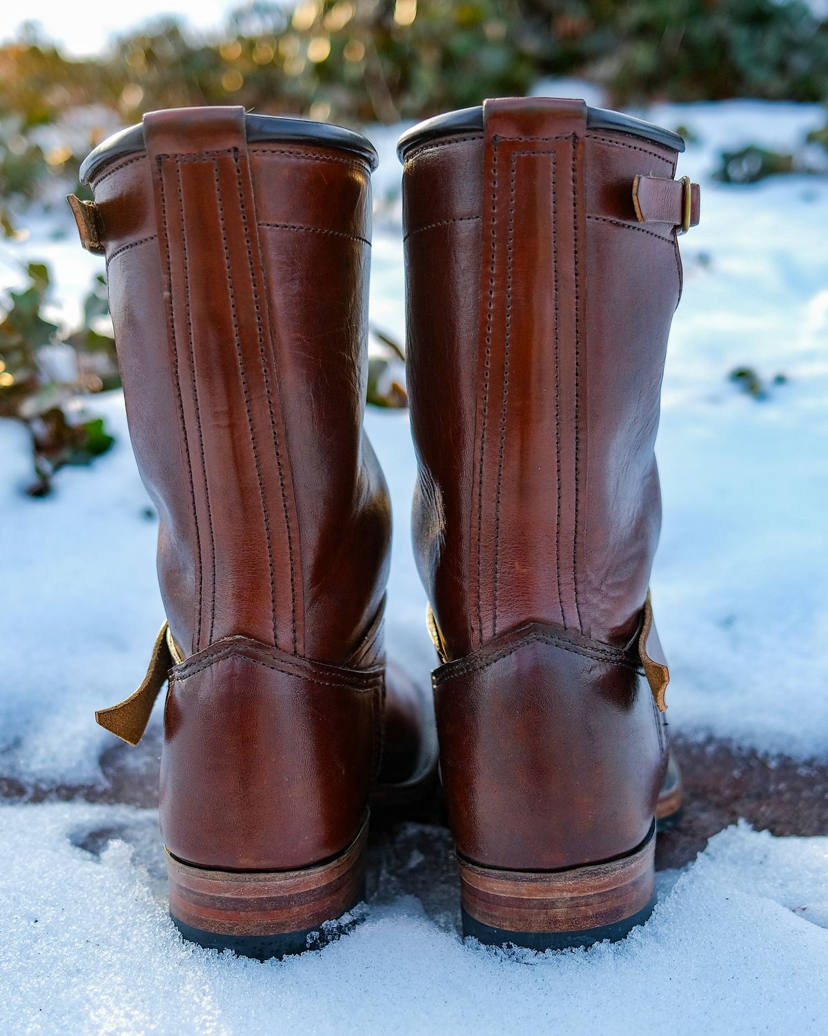 Photo by rawtofaded on February 2, 2026 of the Kreosote PaRLOR SkAR in Wickett & Craig Russet Harness with Kustom Color Treatment.
