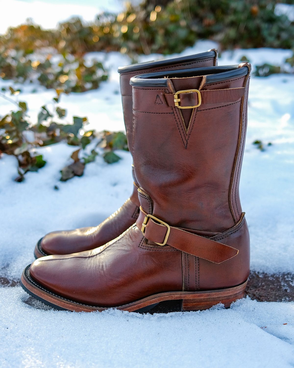 Photo by rawtofaded on February 2, 2026 of the Kreosote PaRLOR SkAR in Wickett & Craig Russet Harness with Kustom Color Treatment.