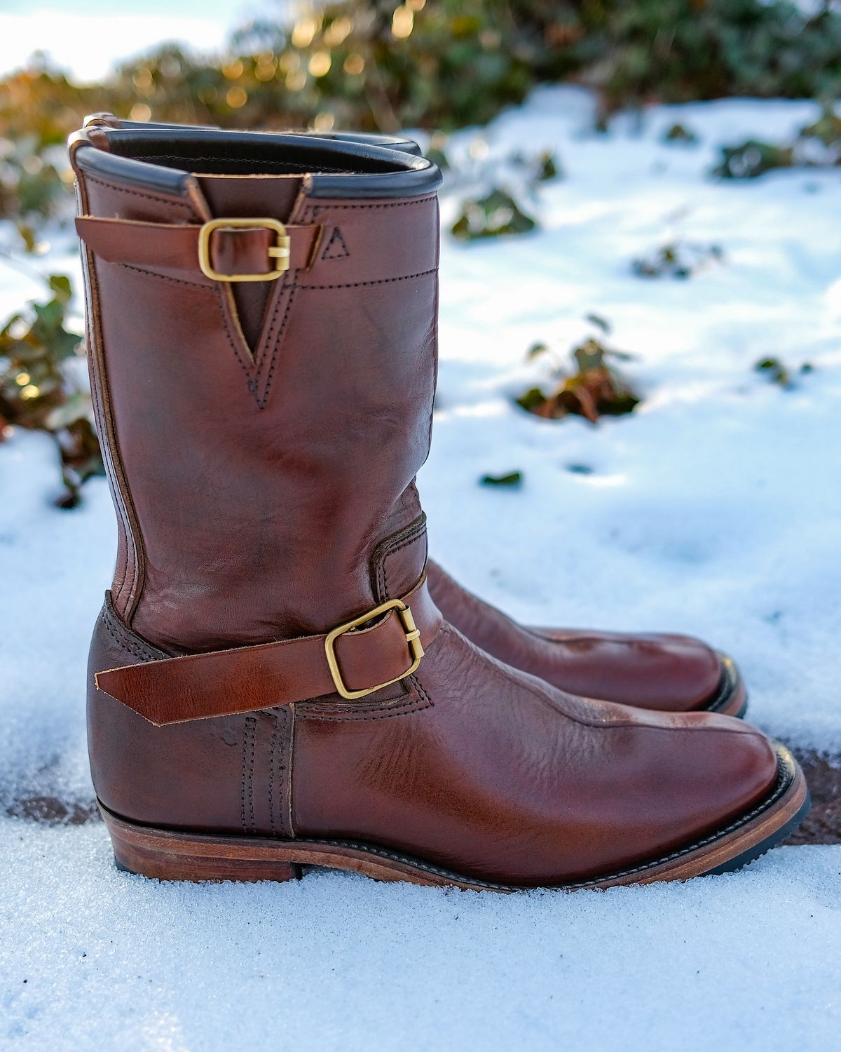 Photo by rawtofaded on February 2, 2026 of the Kreosote PaRLOR SkAR in Wickett & Craig Russet Harness with Kustom Color Treatment.