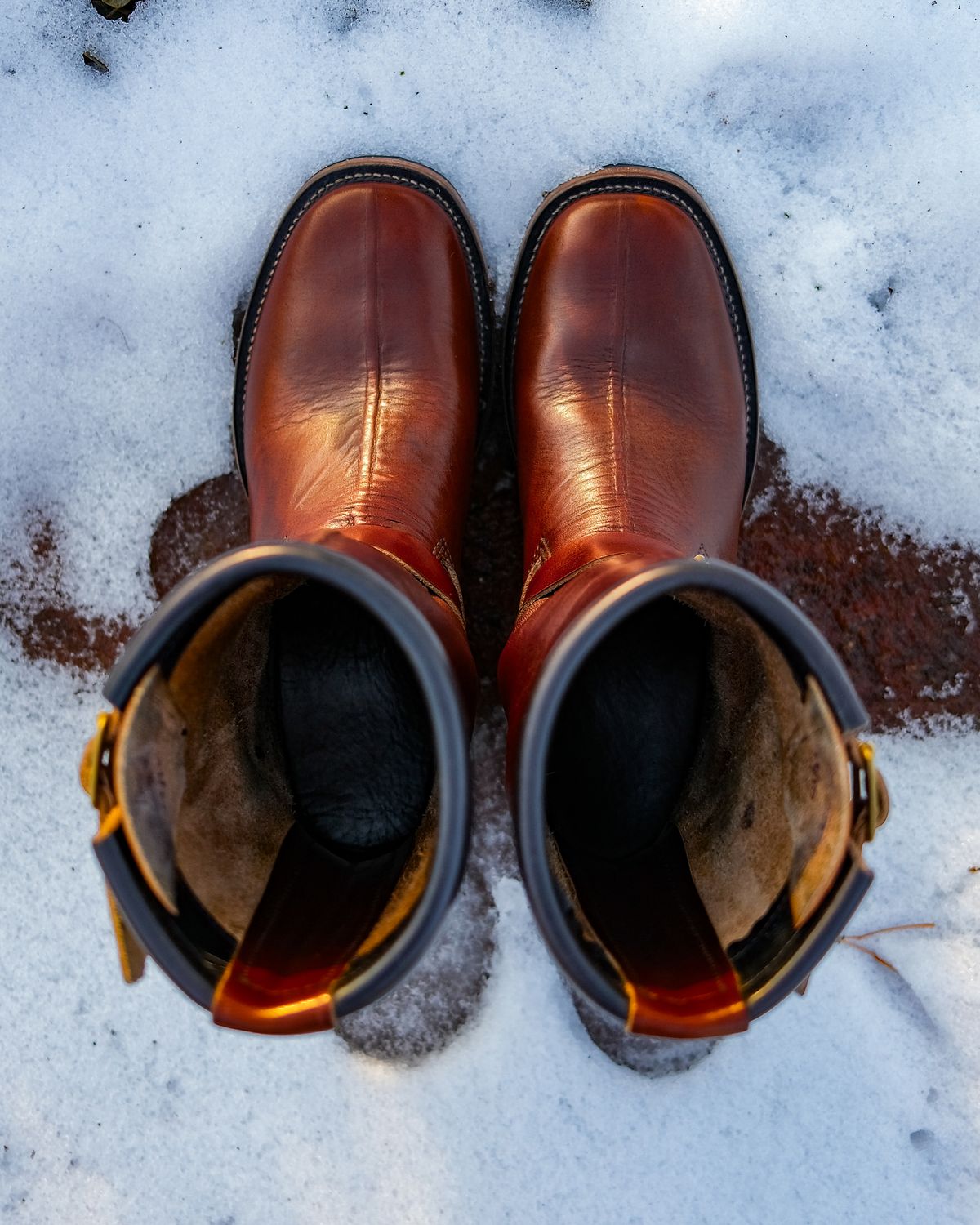 Photo by rawtofaded on February 2, 2026 of the Kreosote PaRLOR SkAR in Wickett & Craig Russet Harness with Kustom Color Treatment.